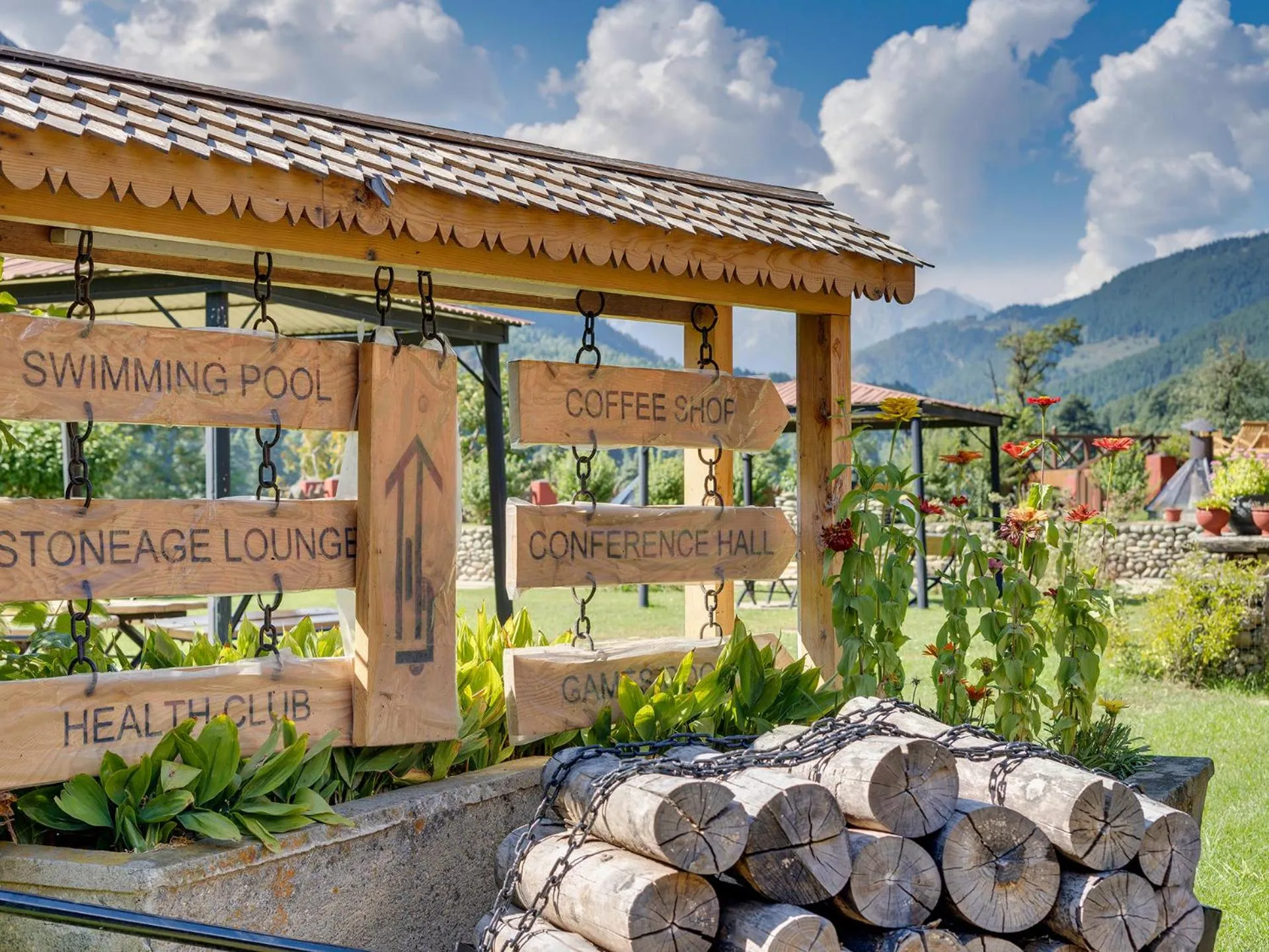 Area and facilities in Pahalgam Hotel Riverside Luxury