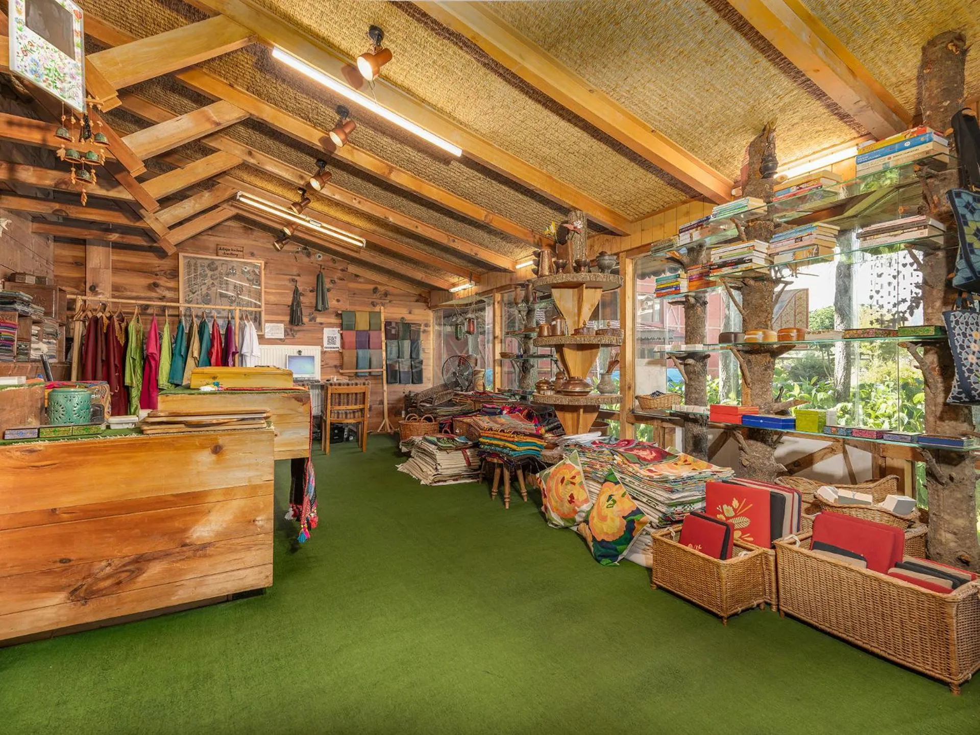 Shopping Area in Pahalgam Hotel Riverside Luxury