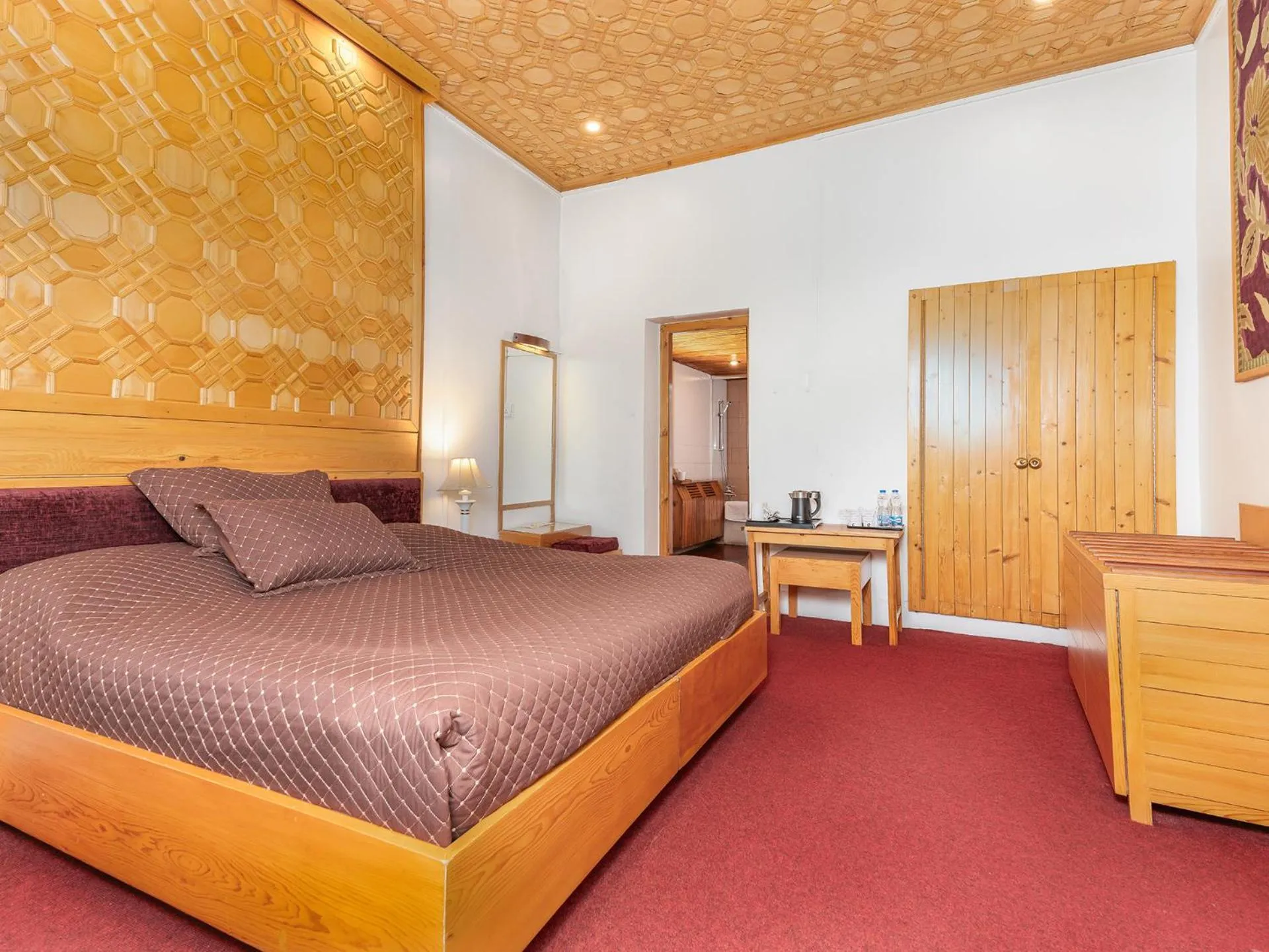 Bedroom, Bed in Pahalgam Hotel Riverside Luxury