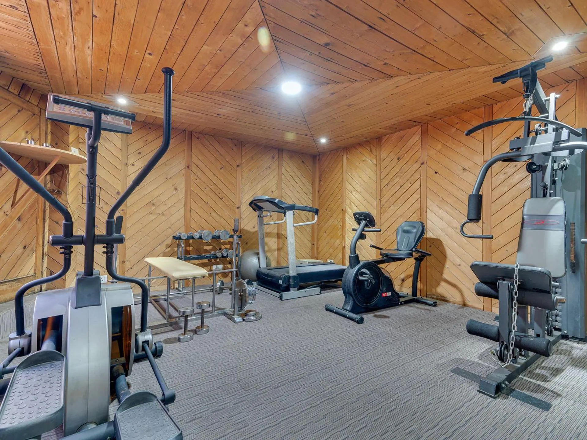 Fitness centre/facilities in Pahalgam Hotel Riverside Luxury