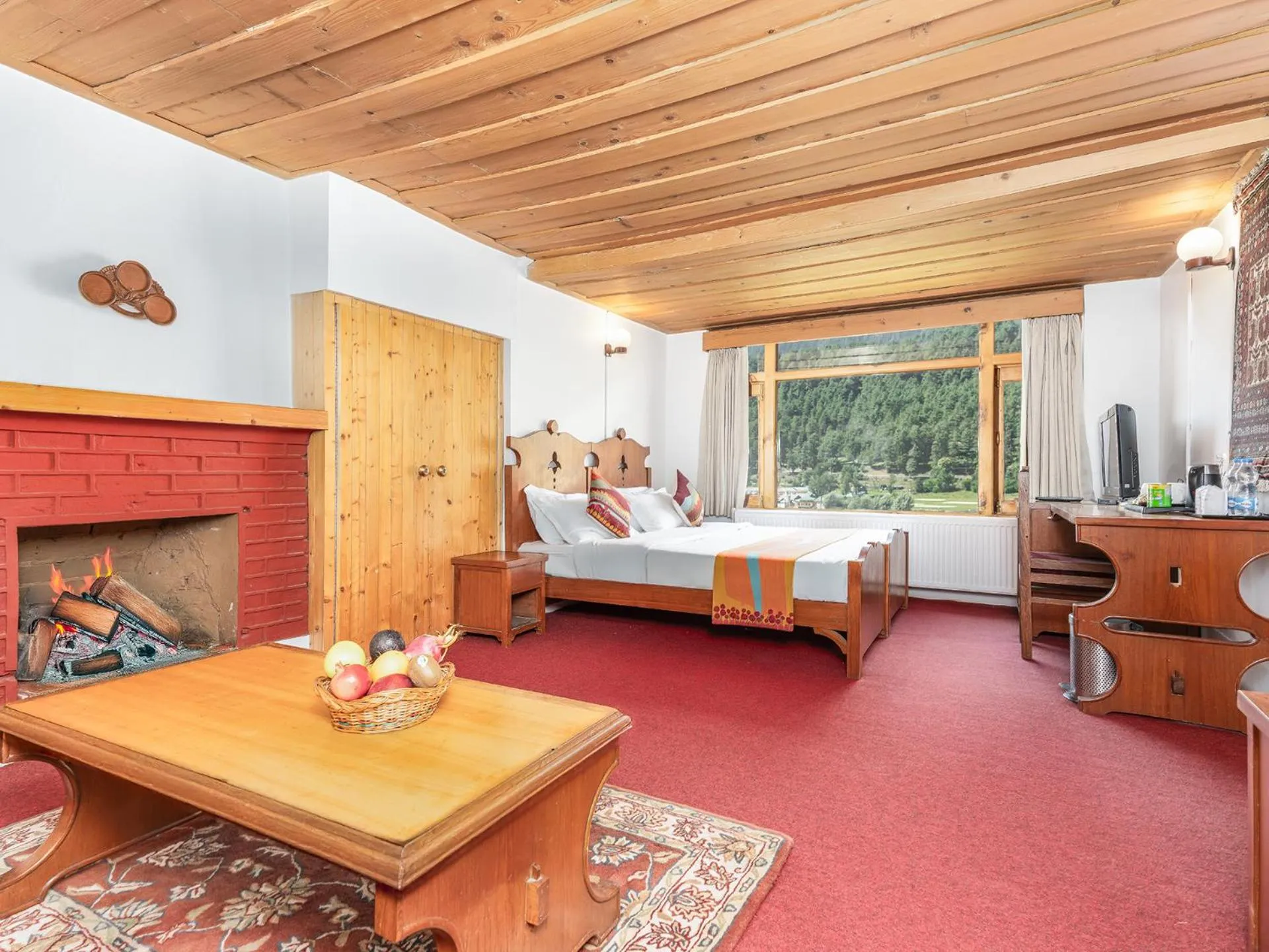 Bedroom, Bed in Pahalgam Hotel Riverside Luxury