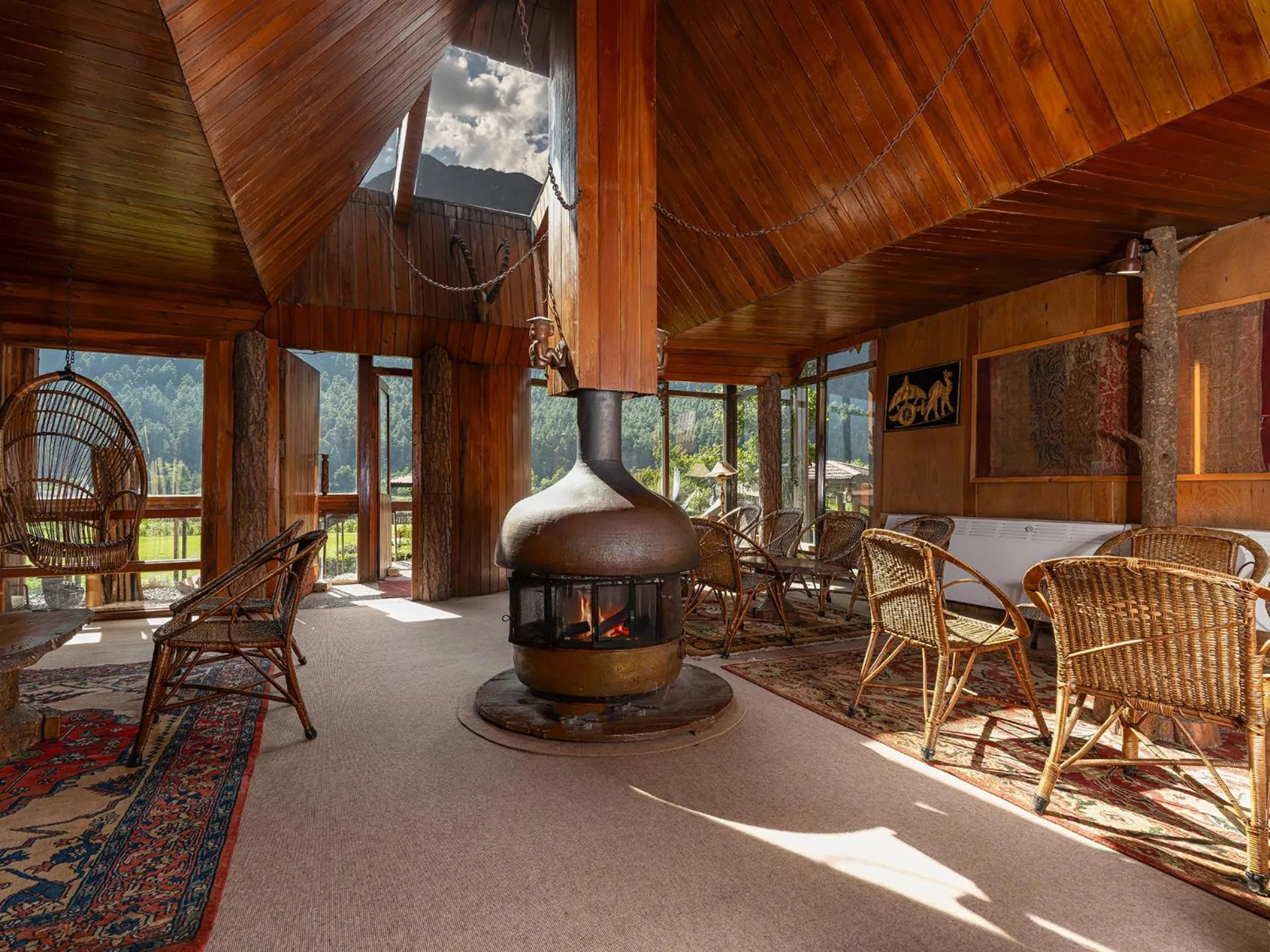 Restaurant/places to eat in Pahalgam Hotel Riverside Luxury