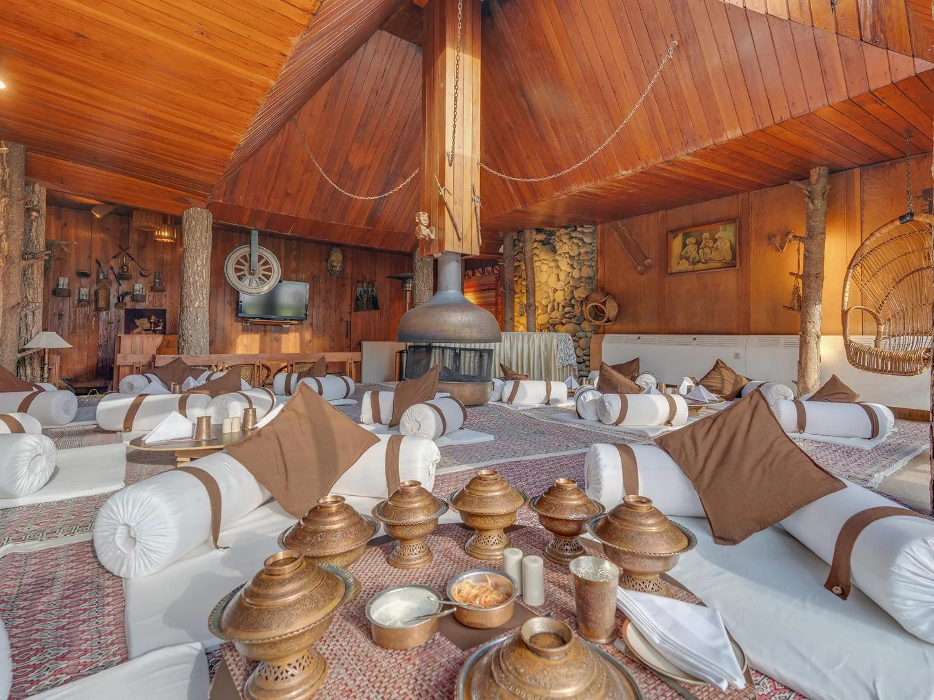 Restaurant/places to eat in Pahalgam Hotel Riverside Luxury