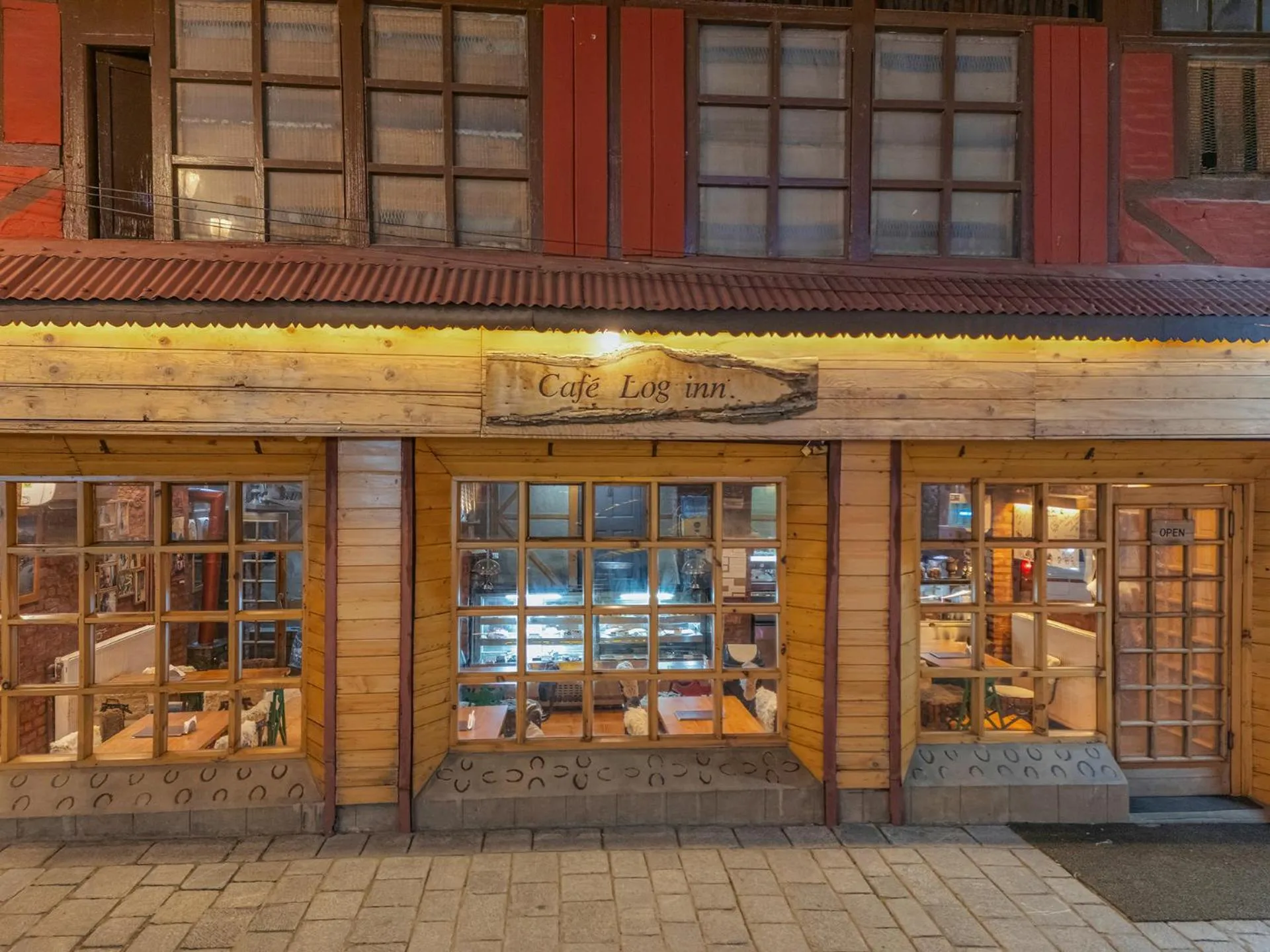 Coffee/tea facilities in Pahalgam Hotel Riverside Luxury