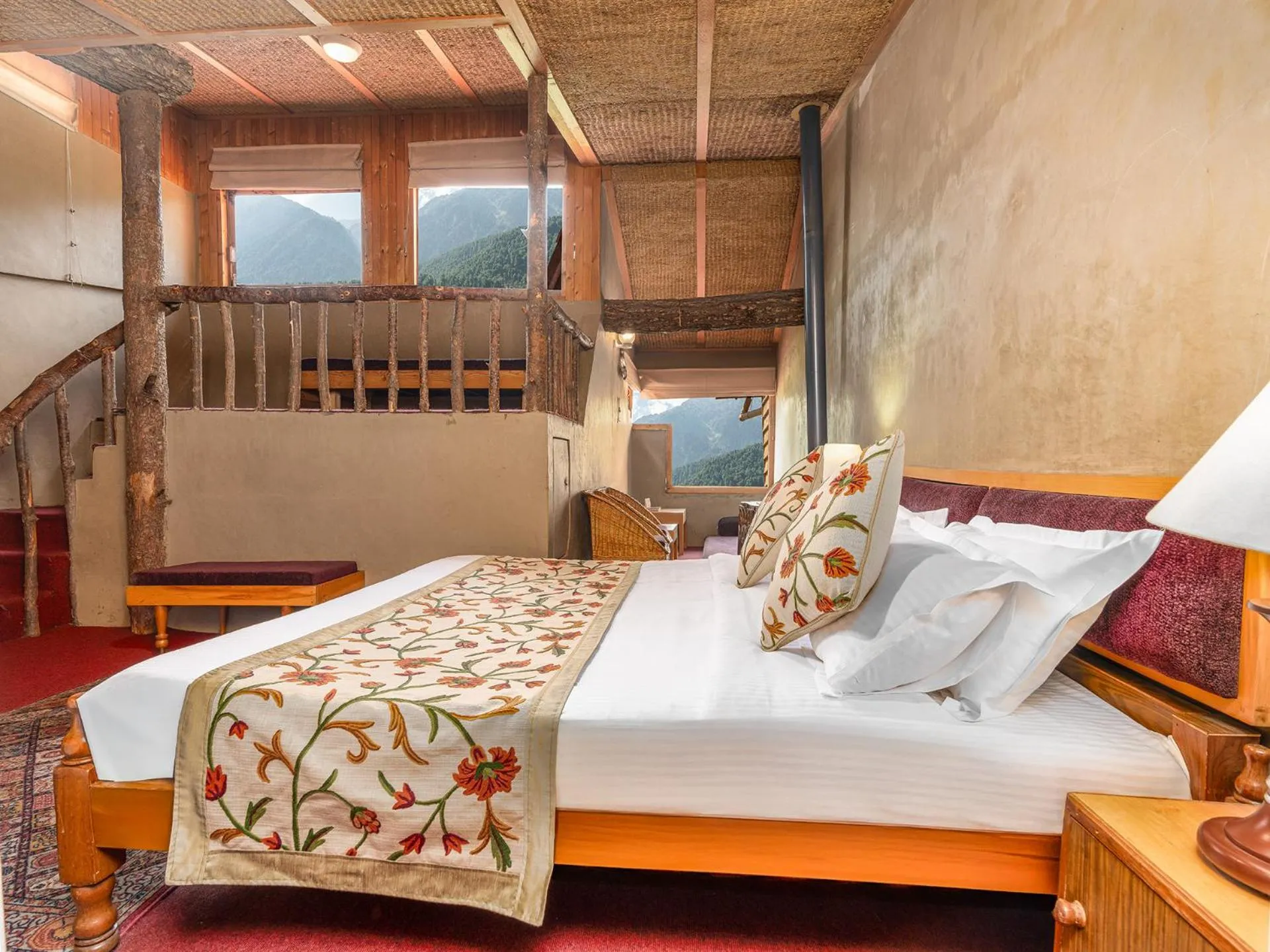 Bedroom, Bed in Pahalgam Hotel Riverside Luxury
