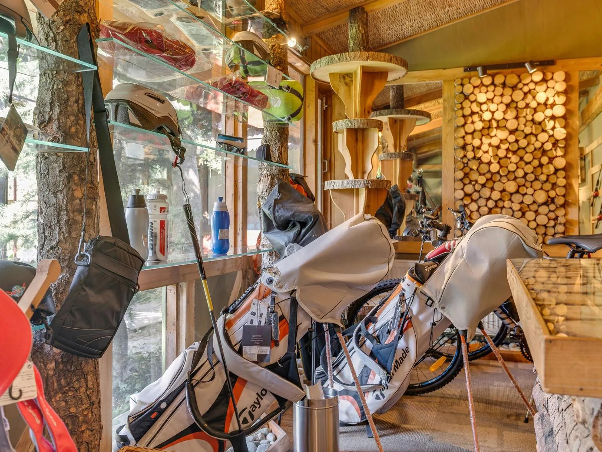 Shopping Area in Pahalgam Hotel Riverside Luxury