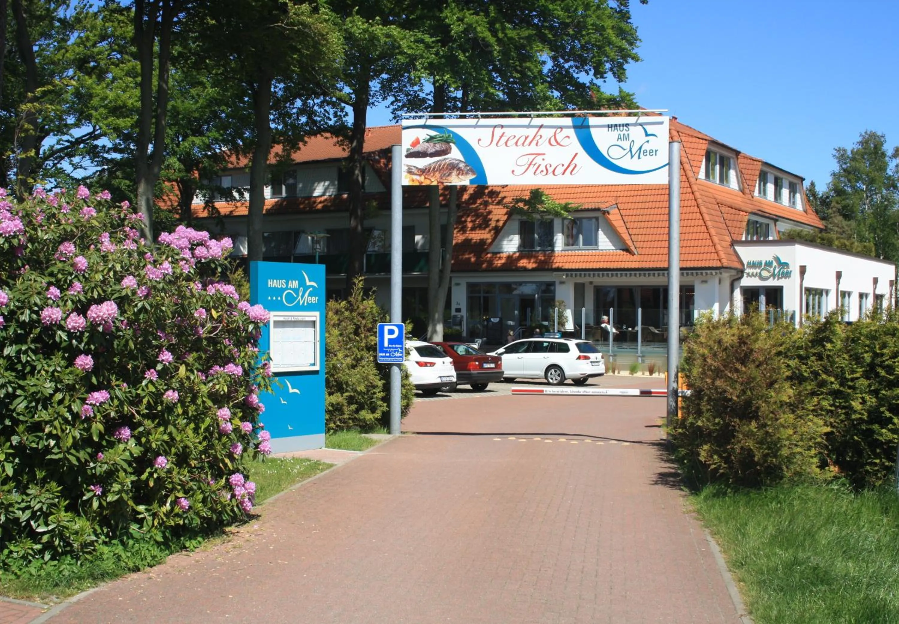 Facade/entrance in Hotel Haus am Meer