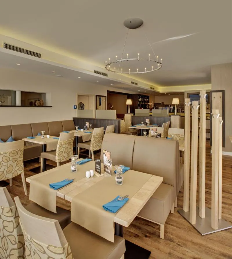Restaurant/places to eat in Hotel Haus am Meer