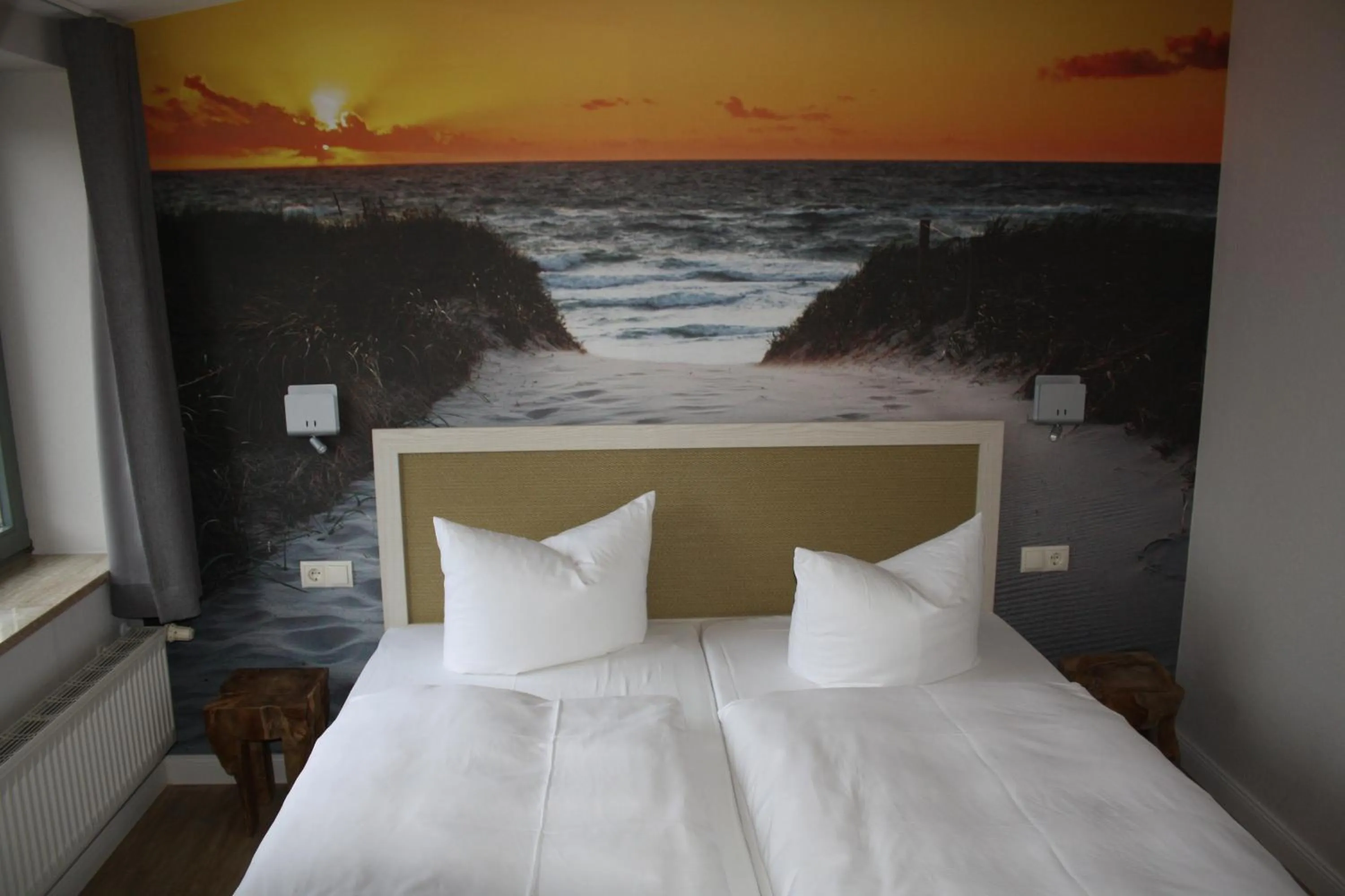 Bathroom, Bed in Hotel Haus am Meer