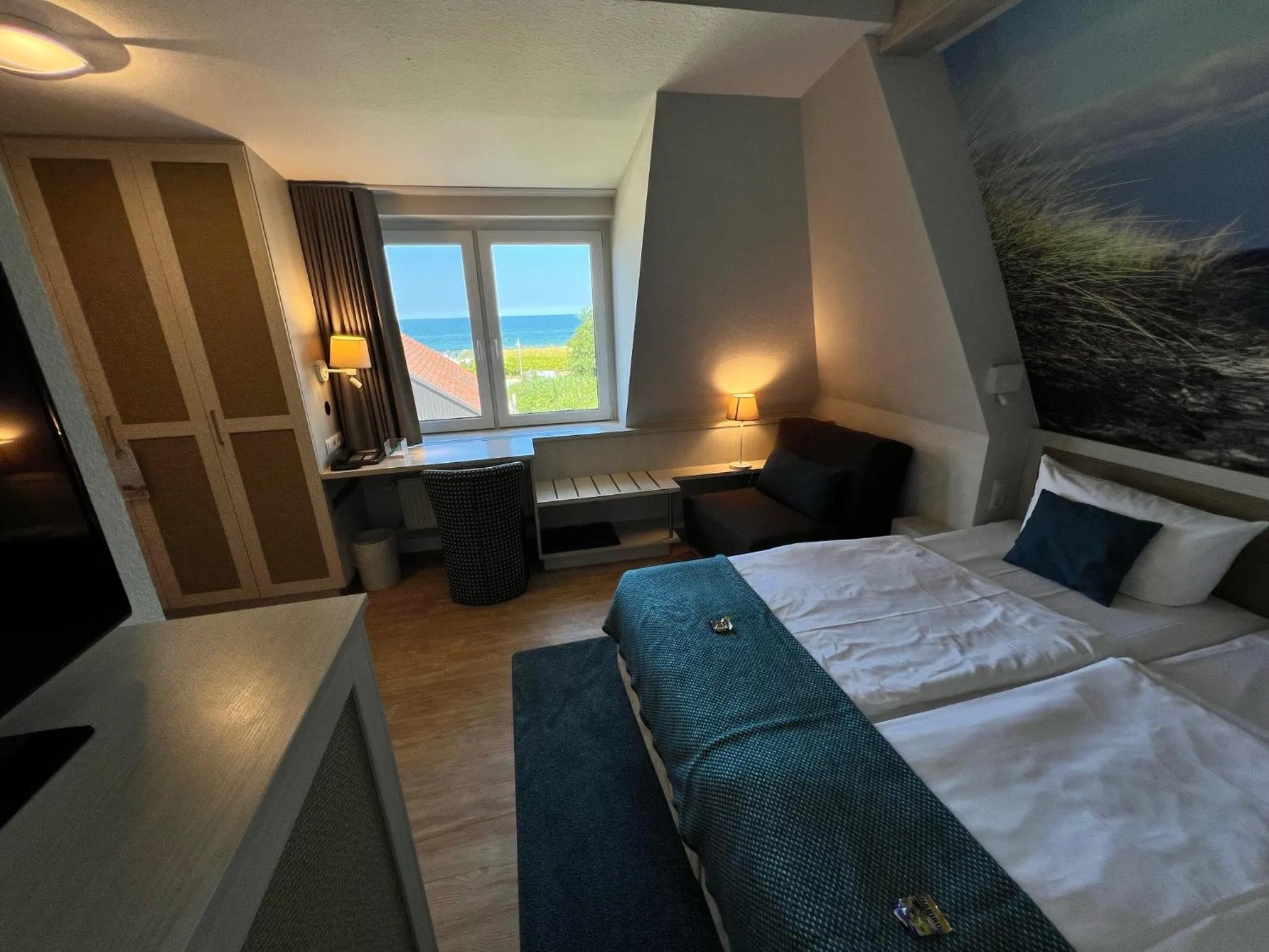 Photo of the whole room, Bed in Hotel Haus am Meer