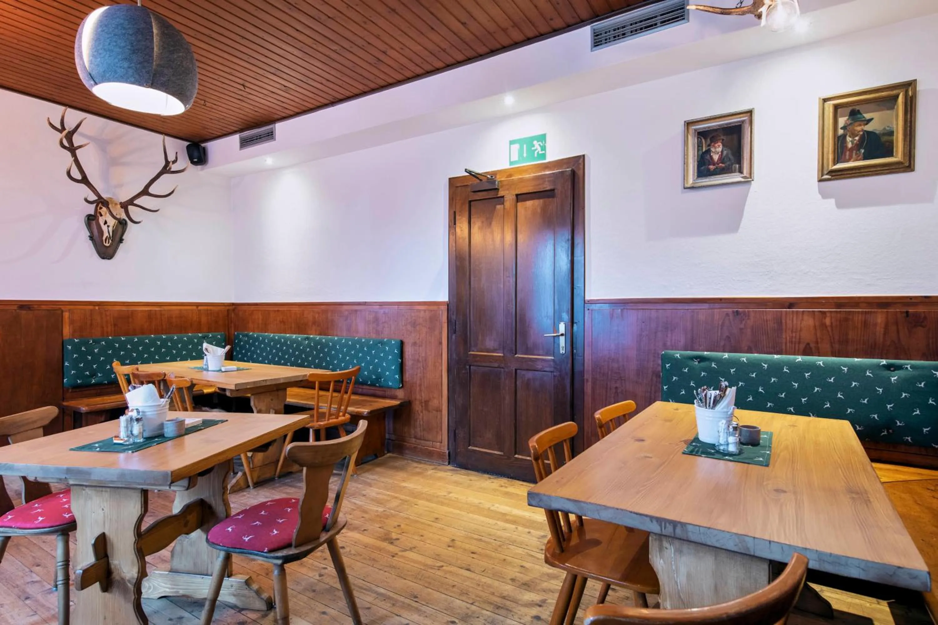 Restaurant/places to eat in Gasthof Wastlwirt