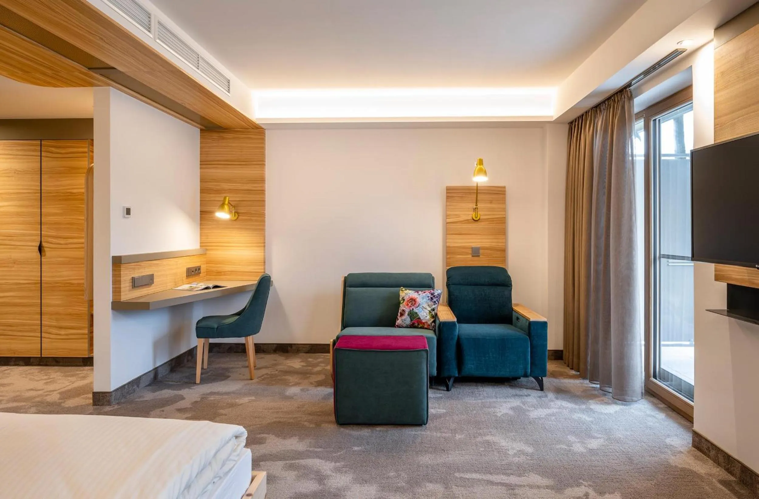 Living room, Bed in Hotel FrechDachs