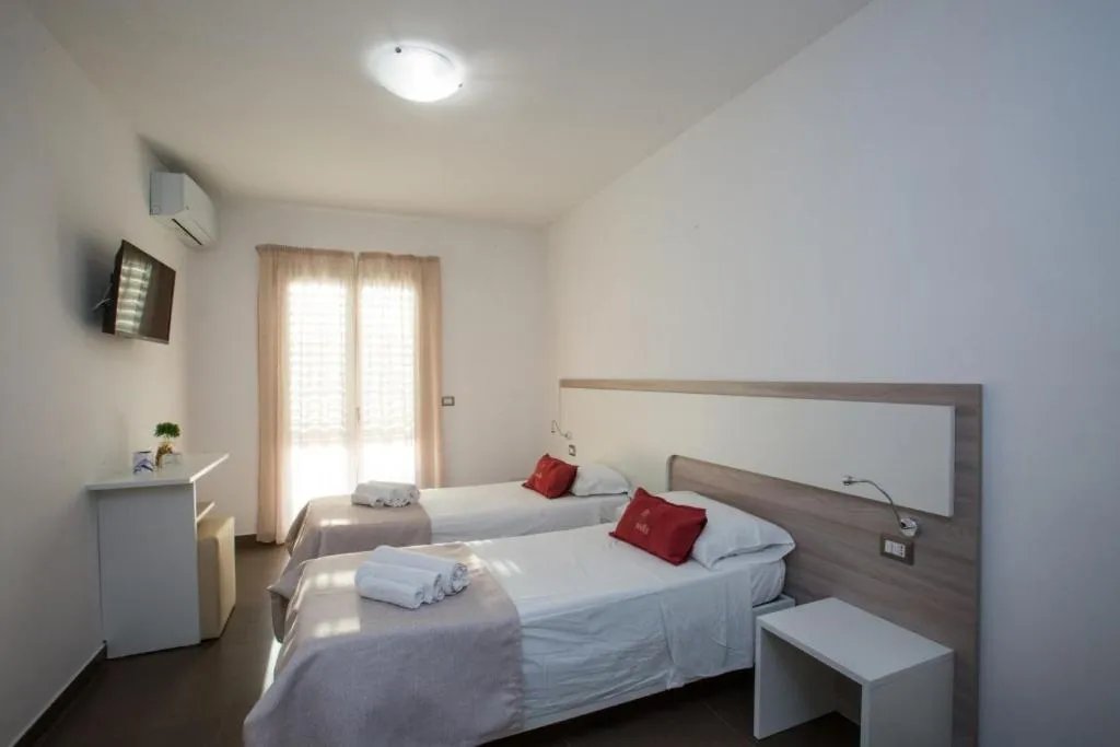 Photo of the whole room, Bed in Spuma di mare