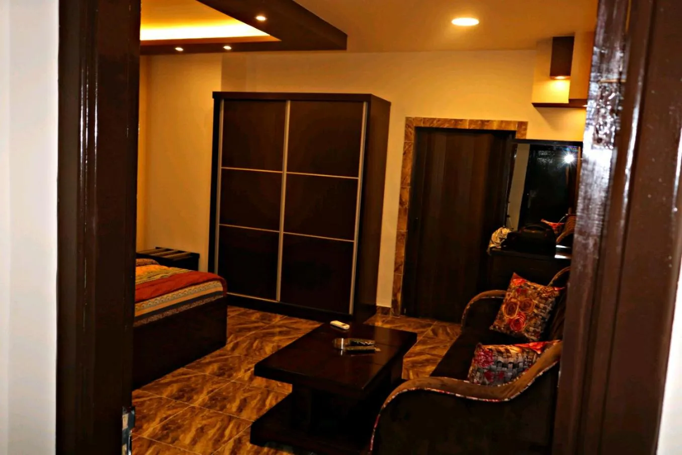 Decorative detail, Bed in Al Riyati Hotel Apartments