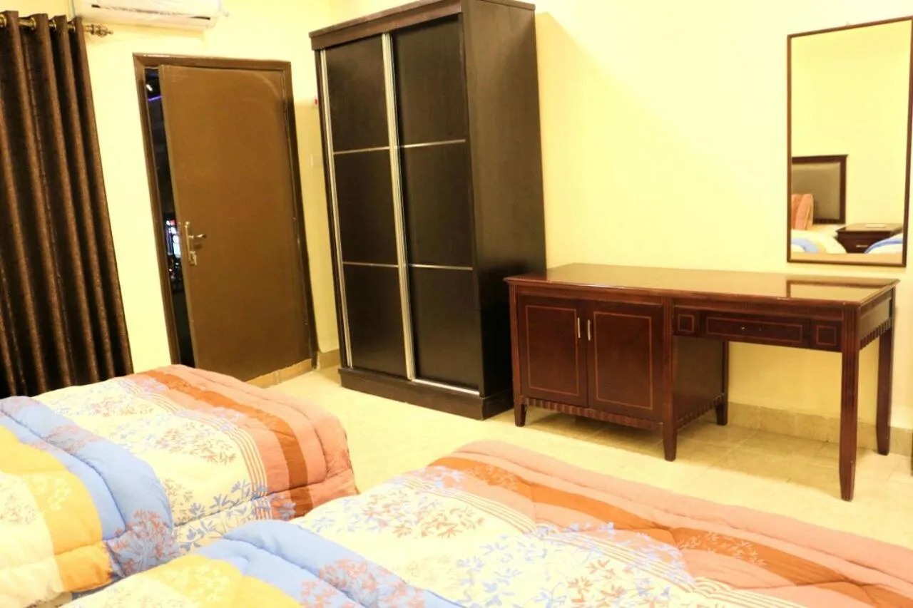 Bedroom, Bed in Al Riyati Hotel Apartments