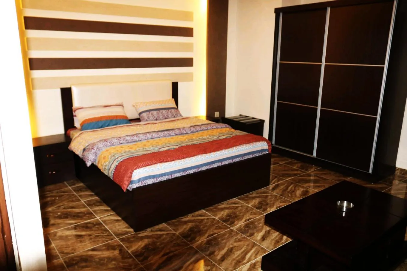 Bedroom, Bed in Al Riyati Hotel Apartments