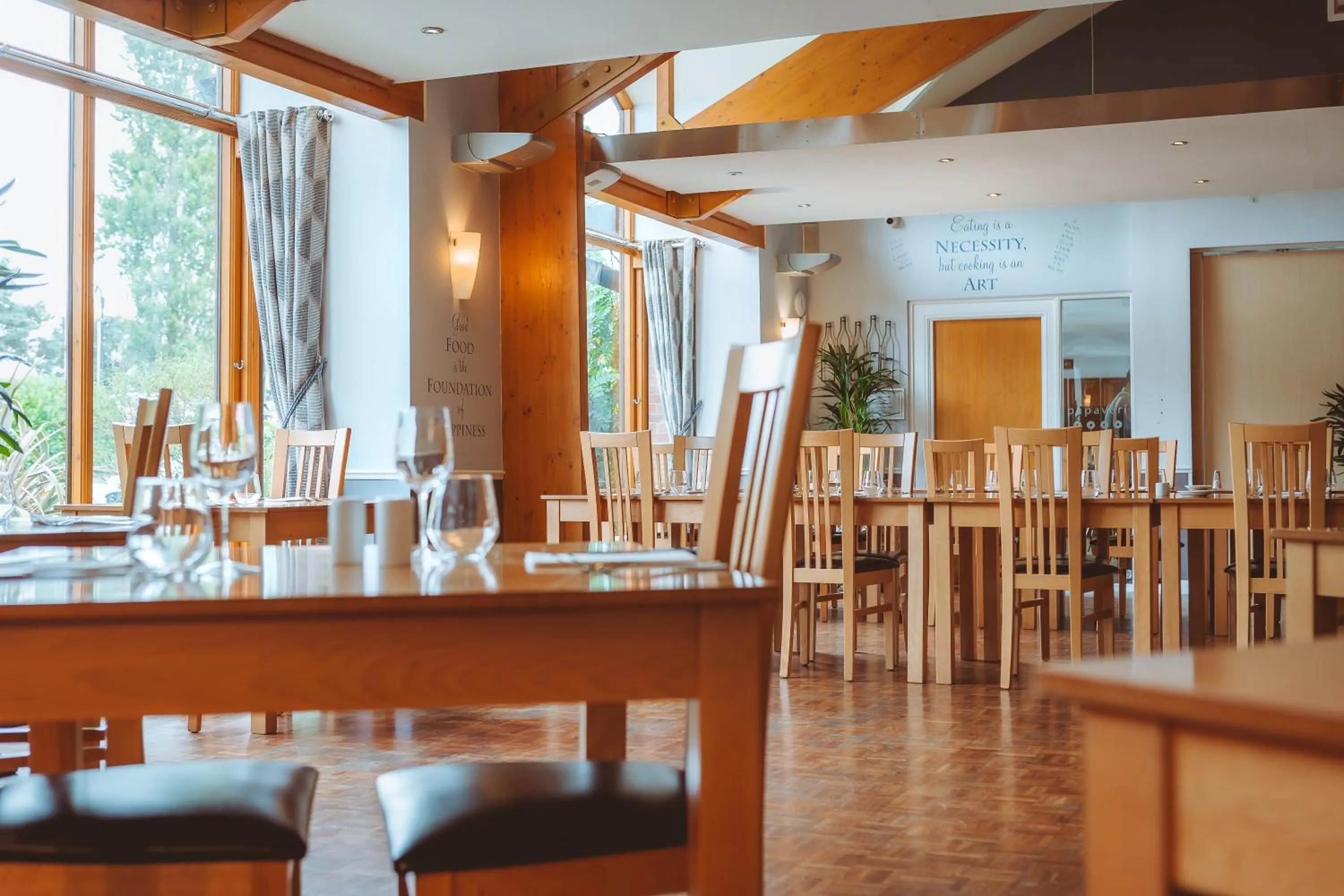 Restaurant/places to eat in Draycote Hotel And Whitefields Golf Course