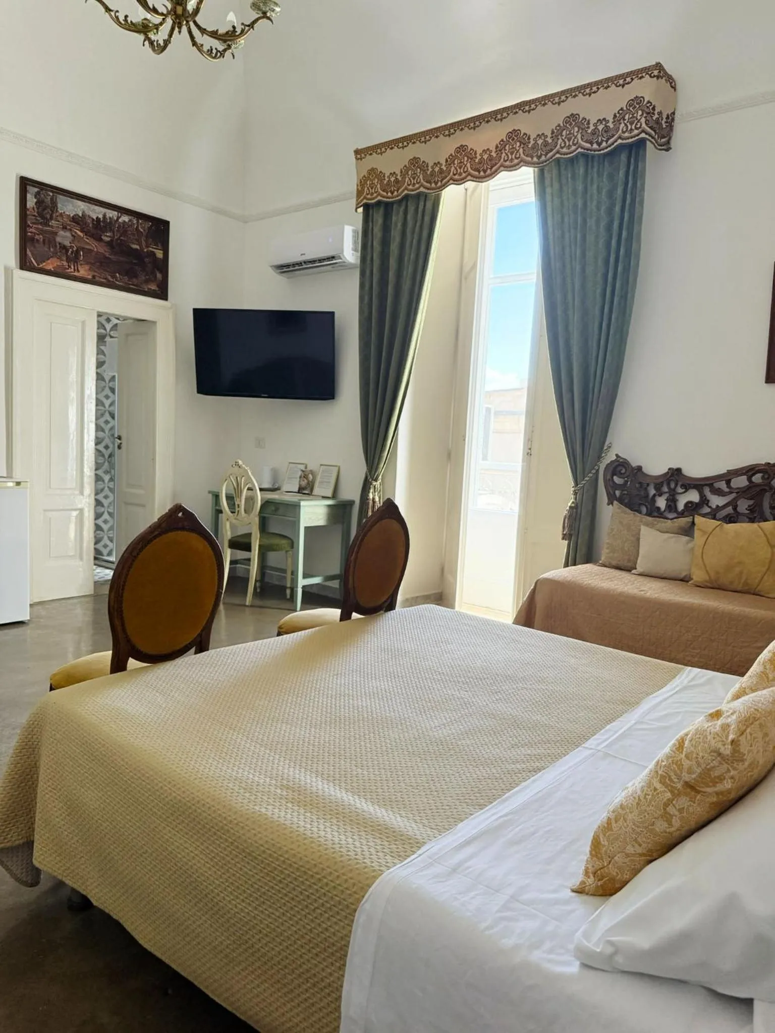 Bed in DONNA LUCREZIA b&b Boutique Hotel Style - Relax & Business stay