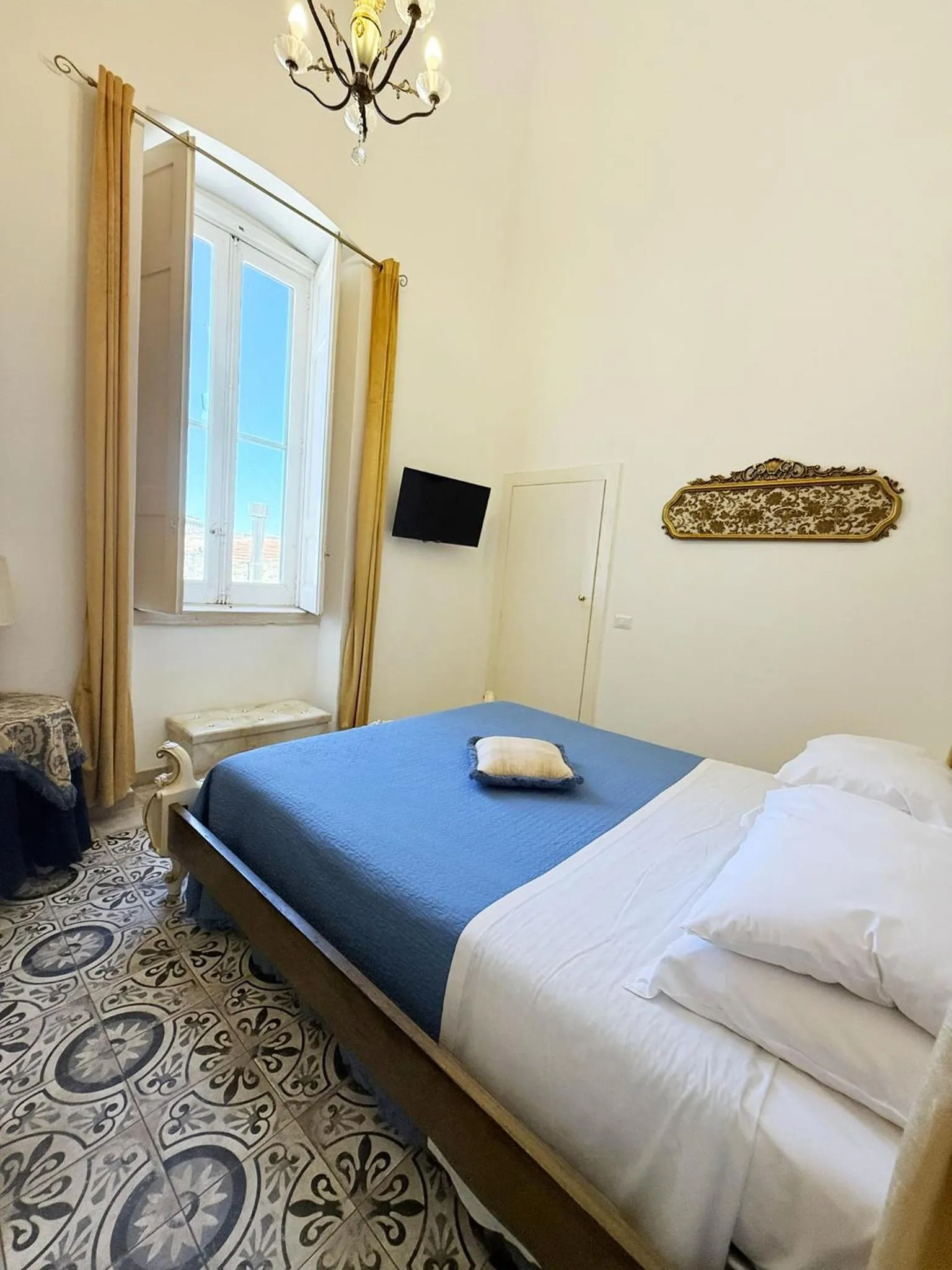 Bed in DONNA LUCREZIA b&b Boutique Hotel Style - Relax & Business stay