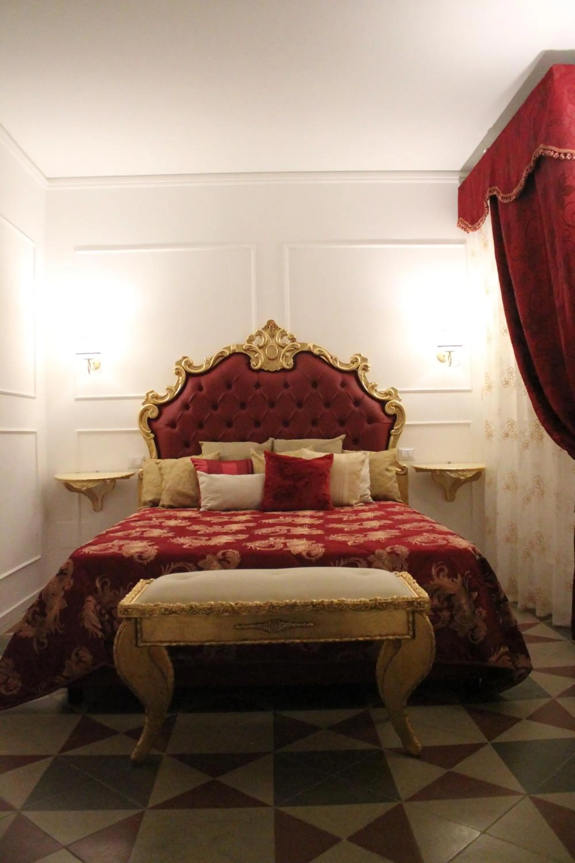 Bed in DONNA LUCREZIA b&b Boutique Hotel Style - Relax & Business stay