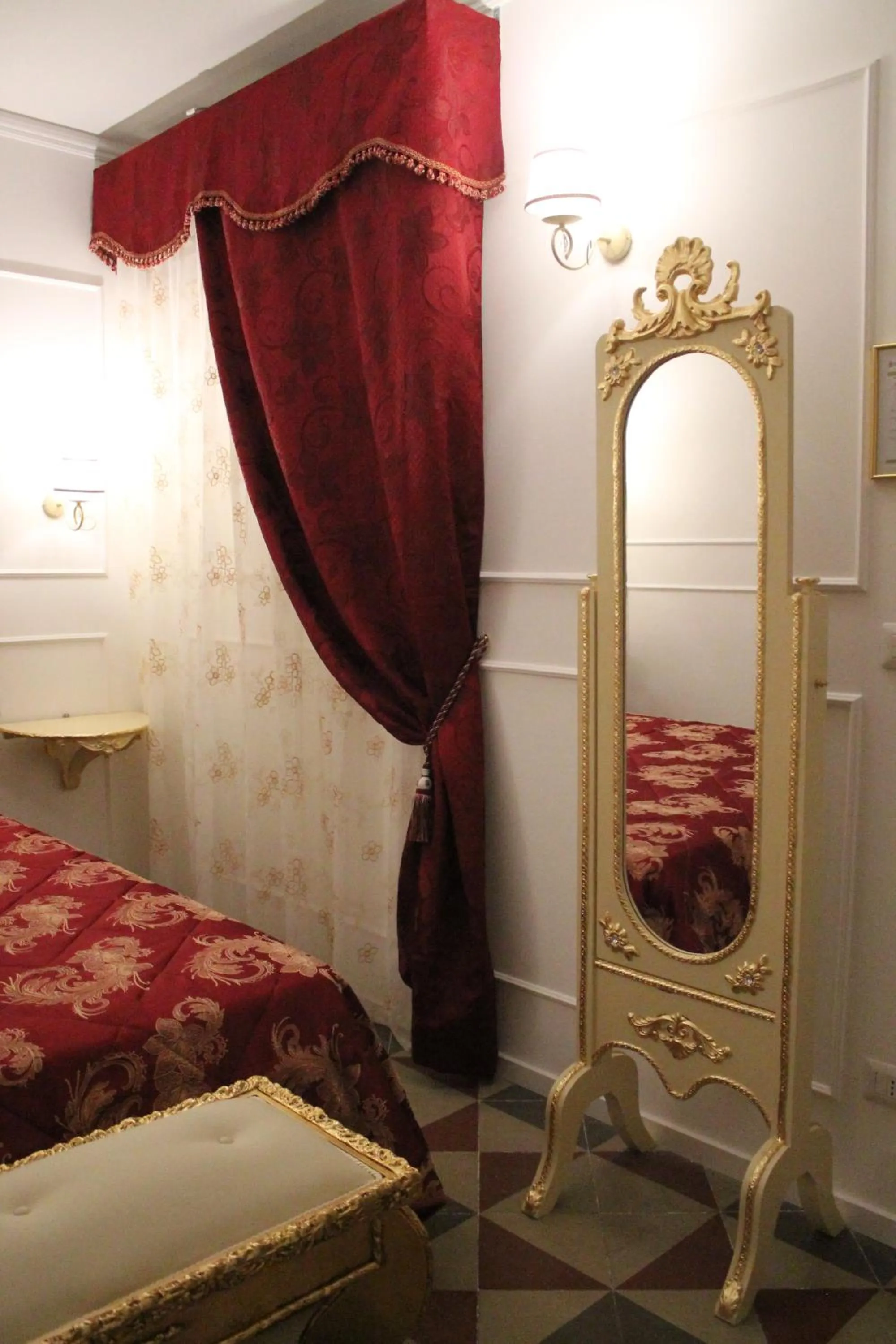 Decorative detail, Bed in DONNA LUCREZIA b&b Boutique Hotel Style - Relax & Business stay