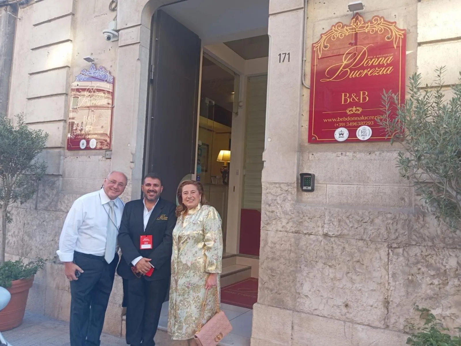Facade/entrance in DONNA LUCREZIA b&b Boutique Hotel Style - Relax & Business stay