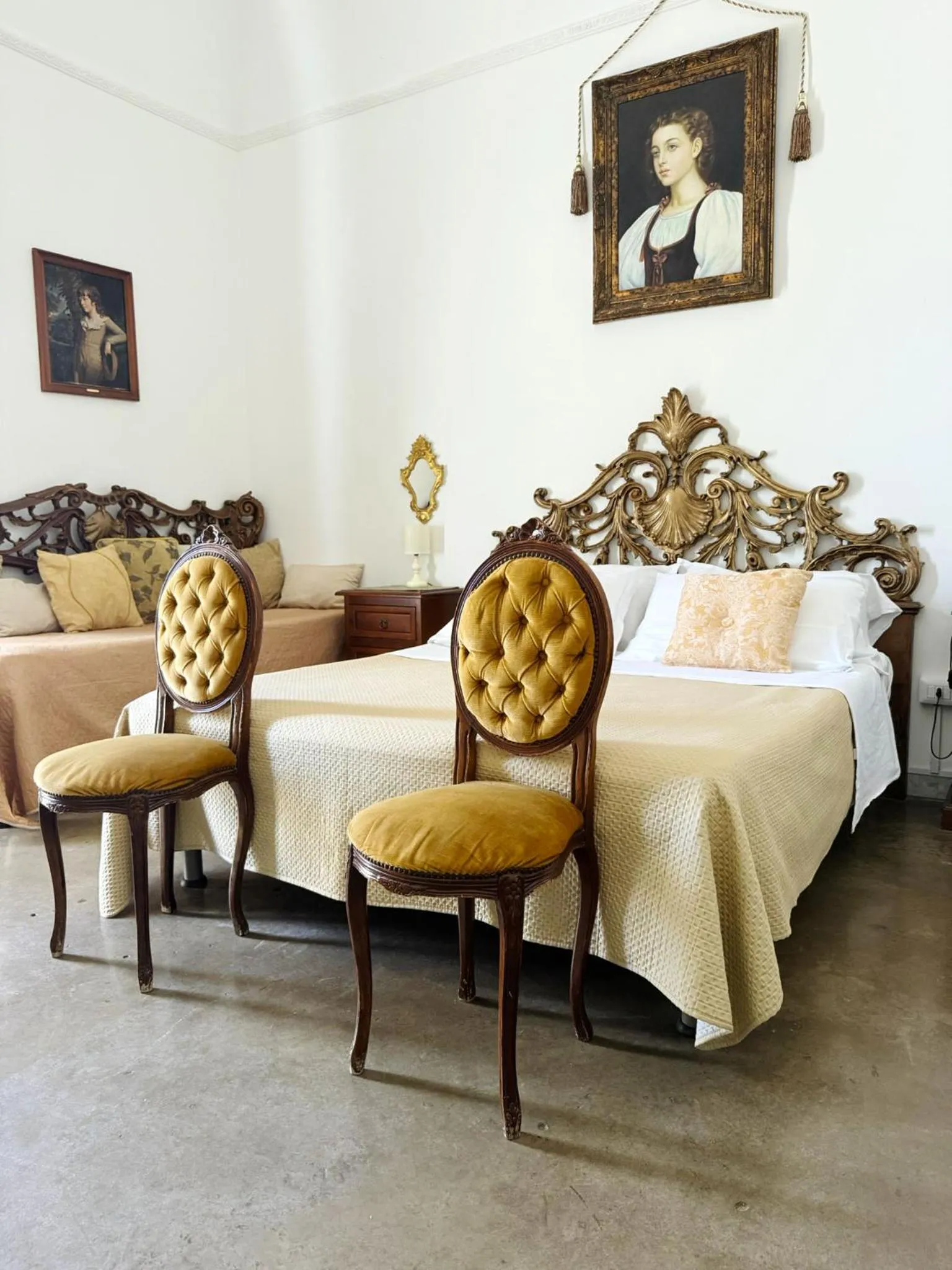 Bed in DONNA LUCREZIA b&b Boutique Hotel Style - Relax & Business stay