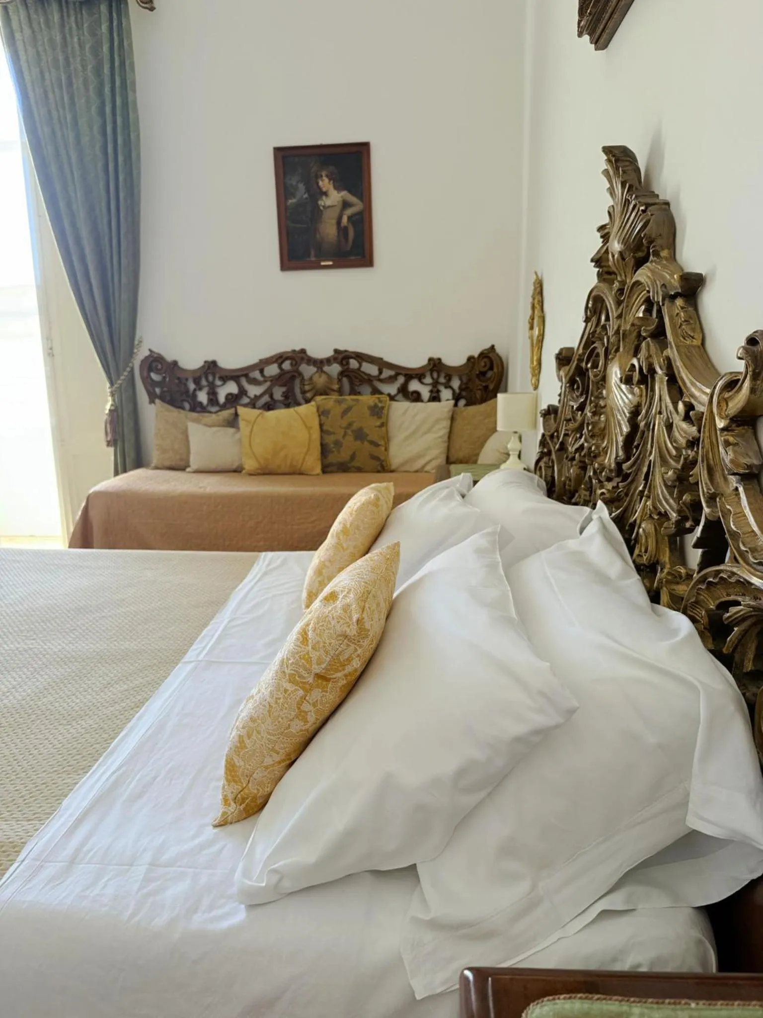 Bed in DONNA LUCREZIA b&b Boutique Hotel Style - Relax & Business stay
