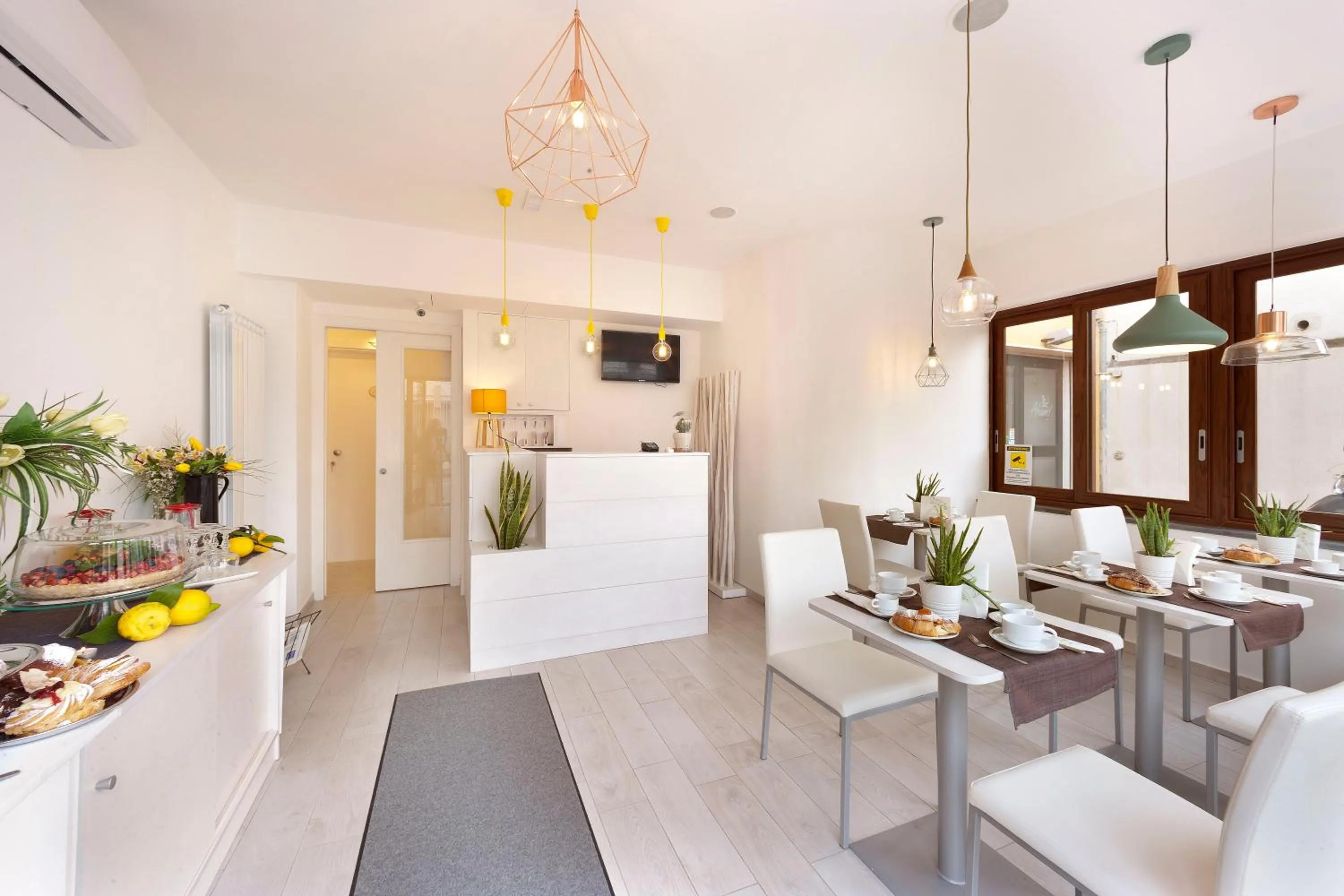 Staff in B&B Sorrento Central