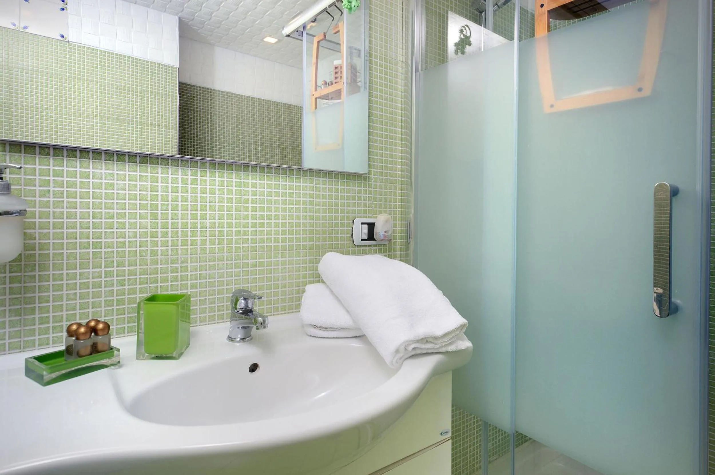 Shower in B&B Sorrento Central