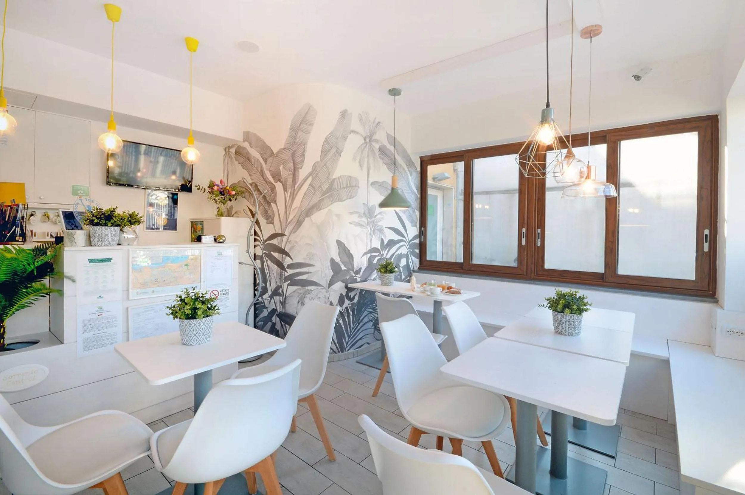 Restaurant/places to eat in B&B Sorrento Central