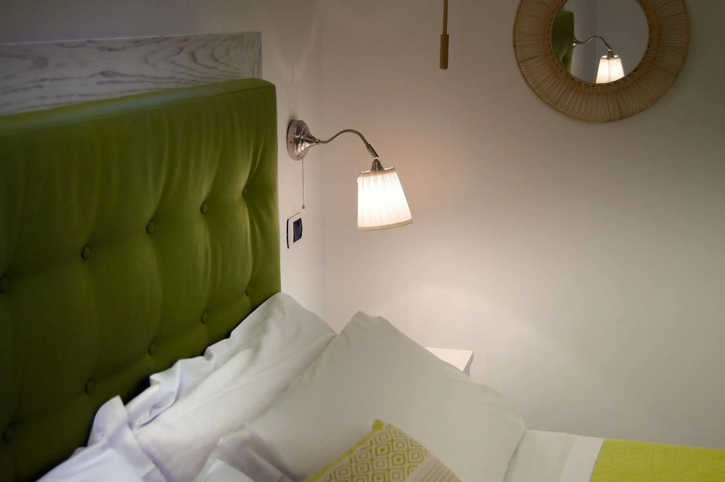 Spring, Bed in B&B Sorrento Central