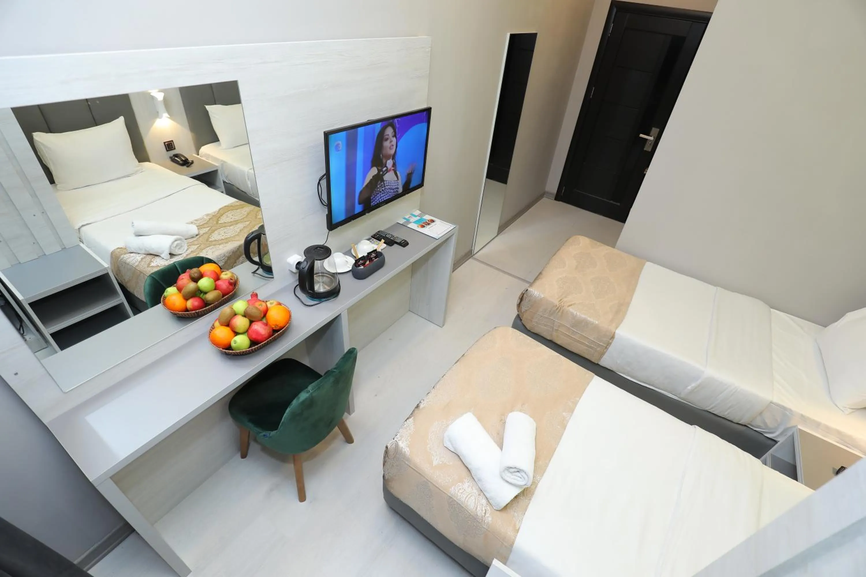 TV and multimedia, Bed in Istanbul Gold Hotel Baku