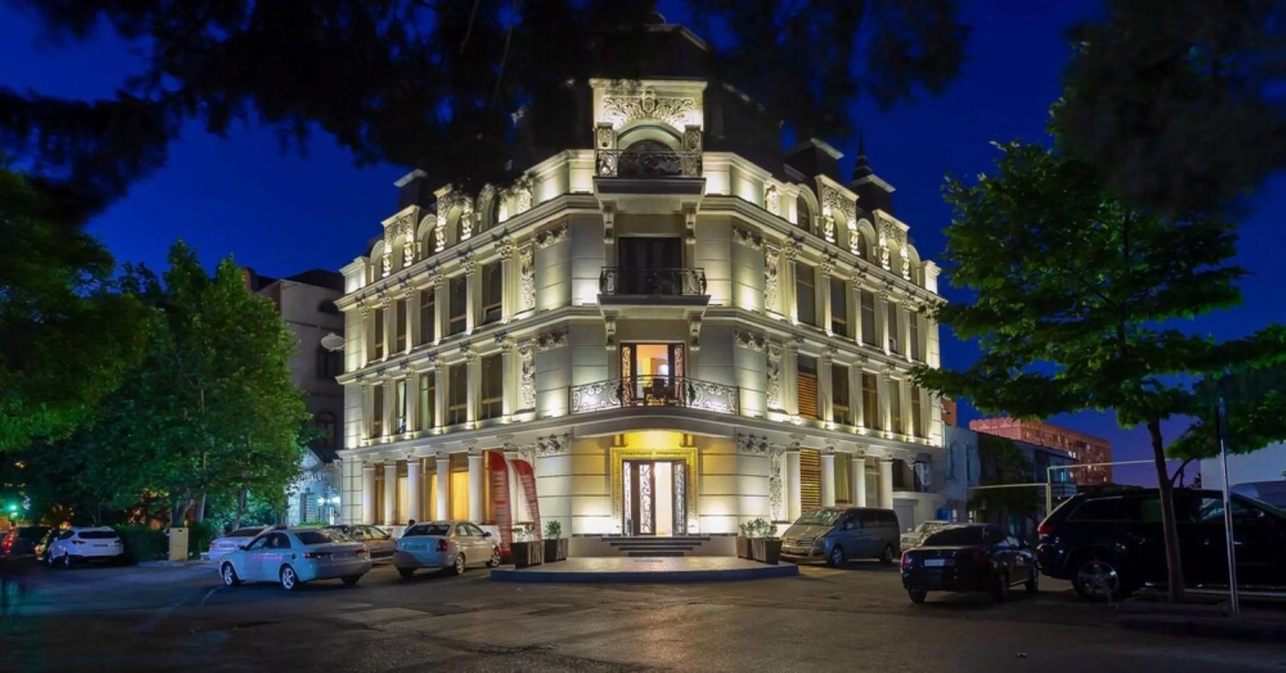 Property building in Istanbul Gold Hotel Baku