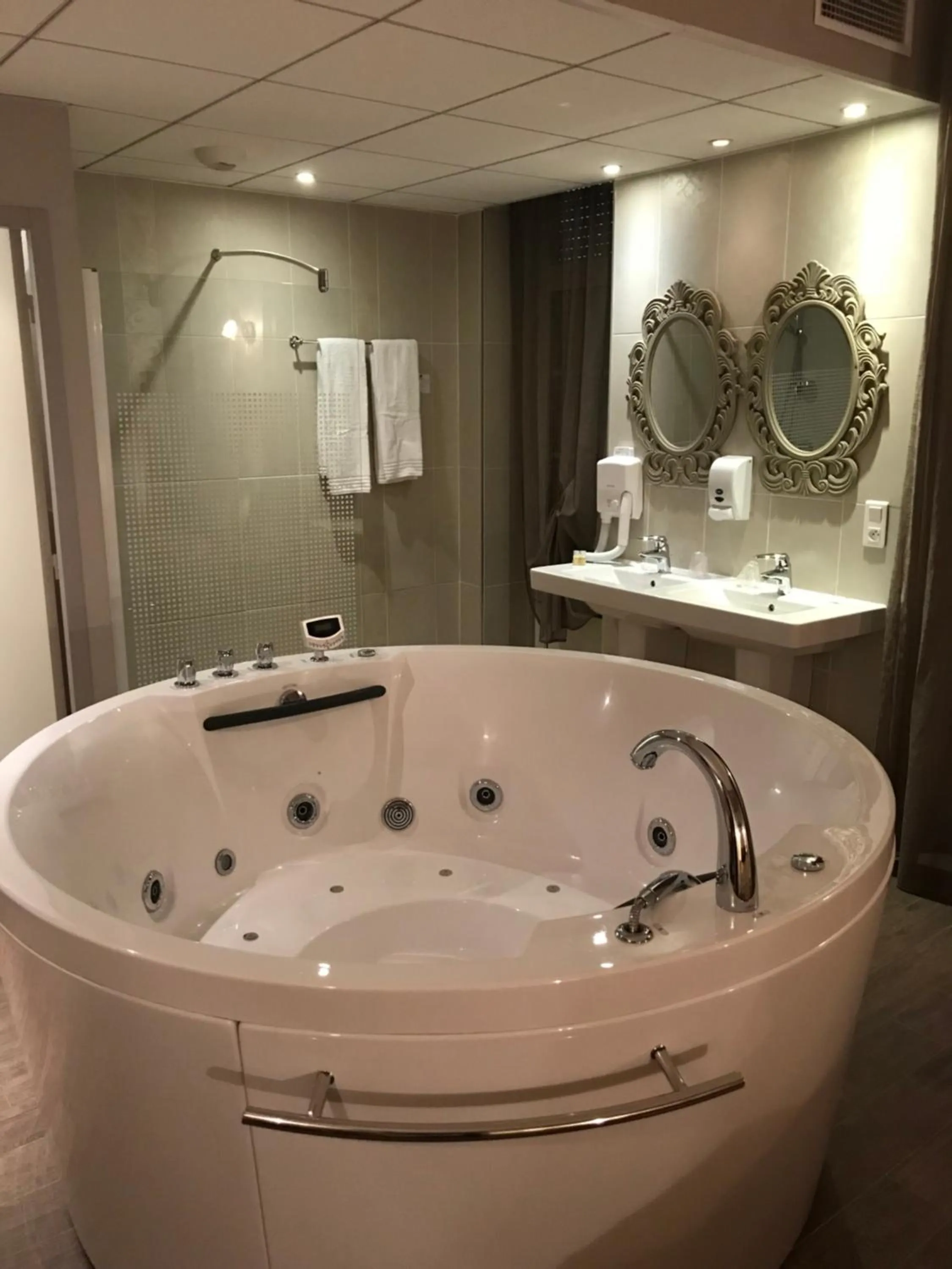 Logis Hôtel restaurant Les Minotiers