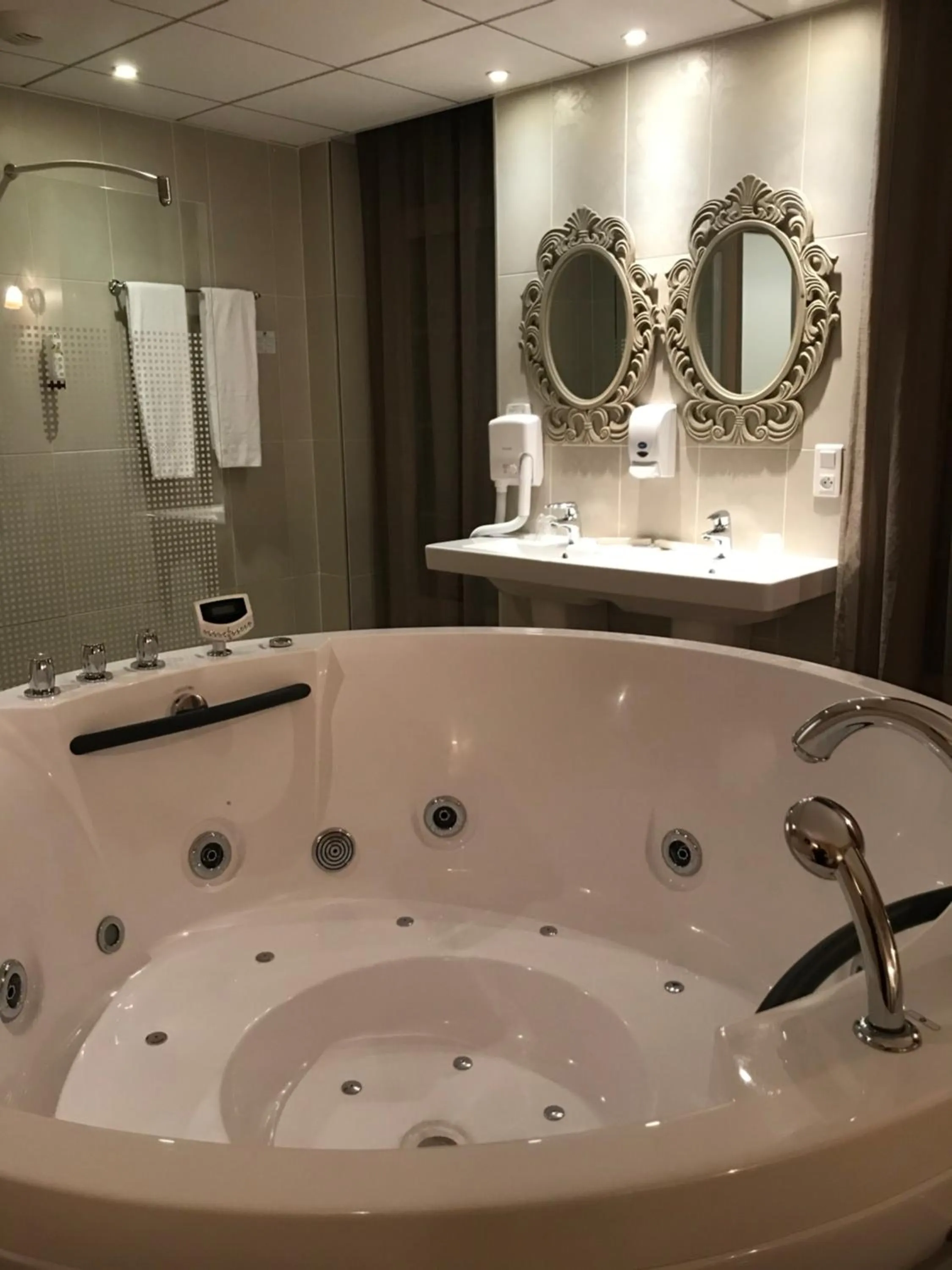 Logis Hôtel restaurant Les Minotiers