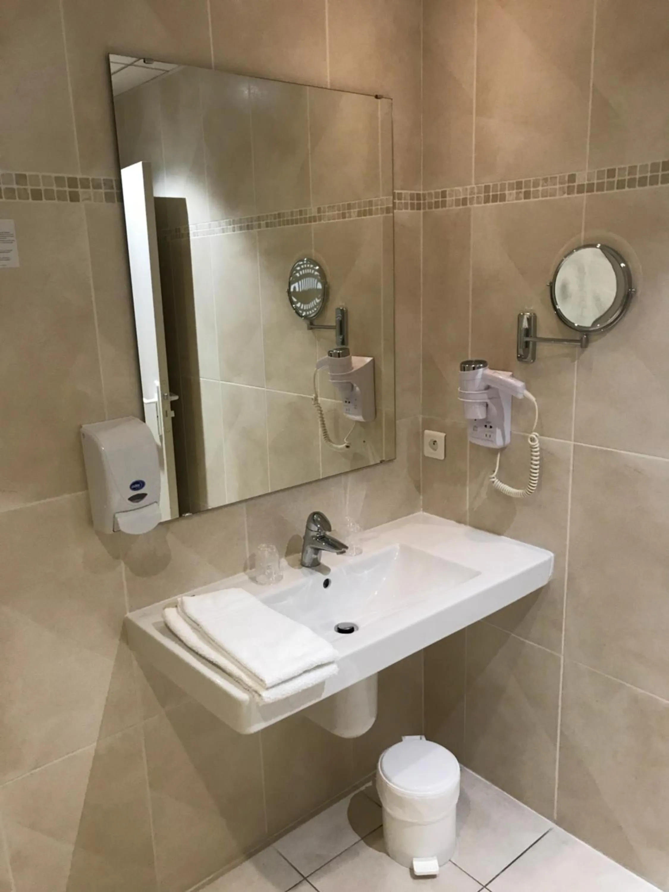 Logis Hôtel restaurant Les Minotiers