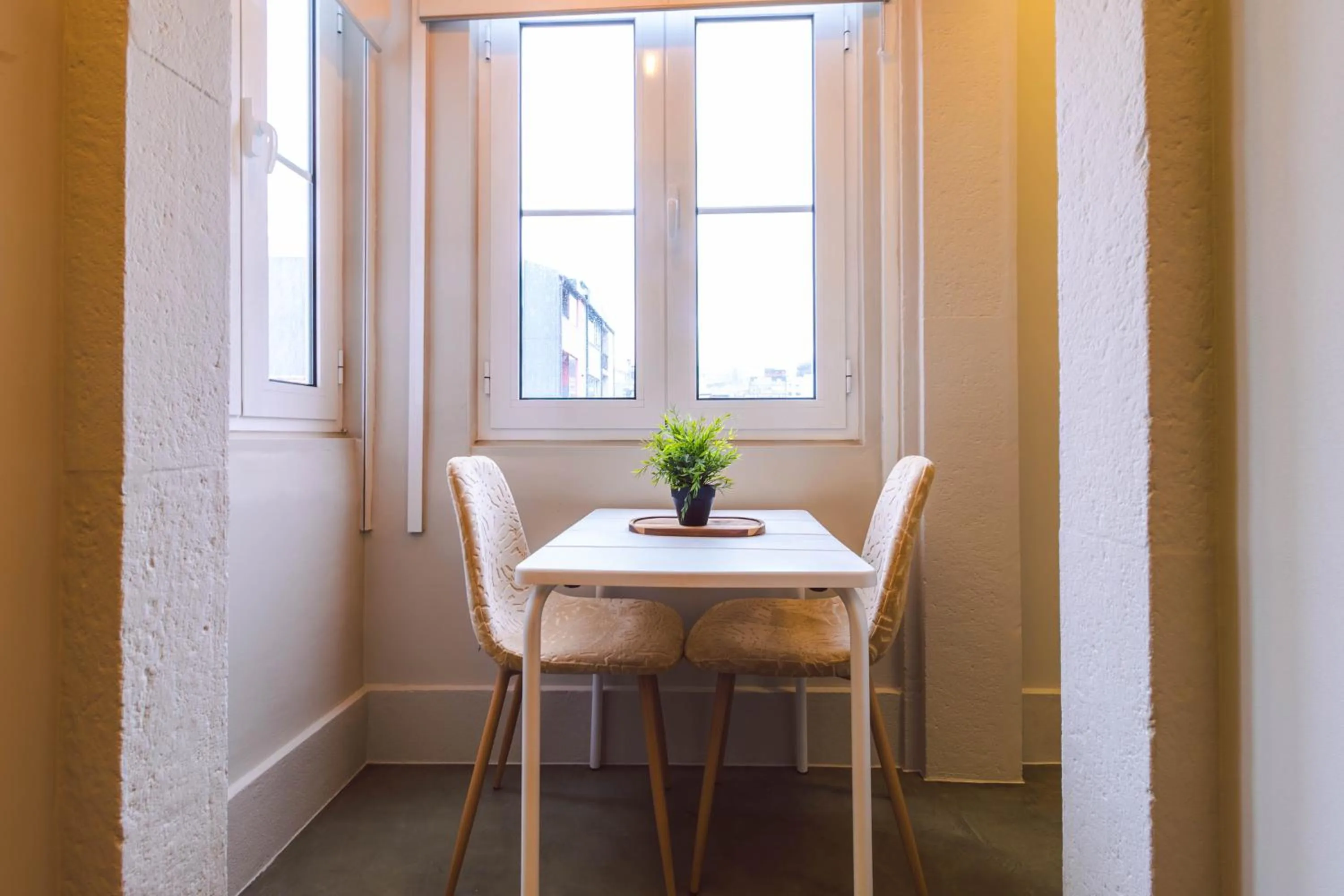 Dining area in ORM - Bolhao Apartments
