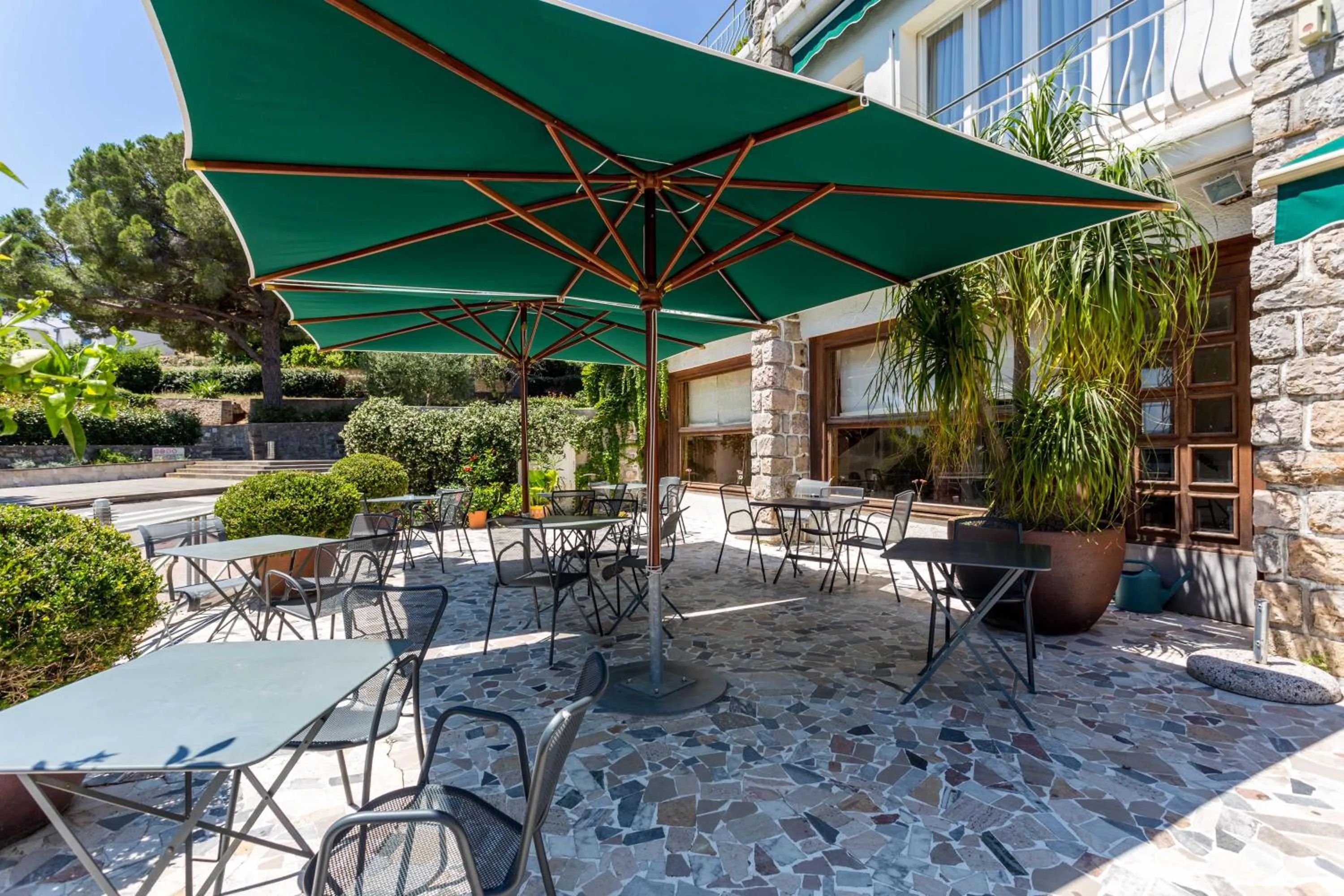 Patio in Hôtel Le Richiardi