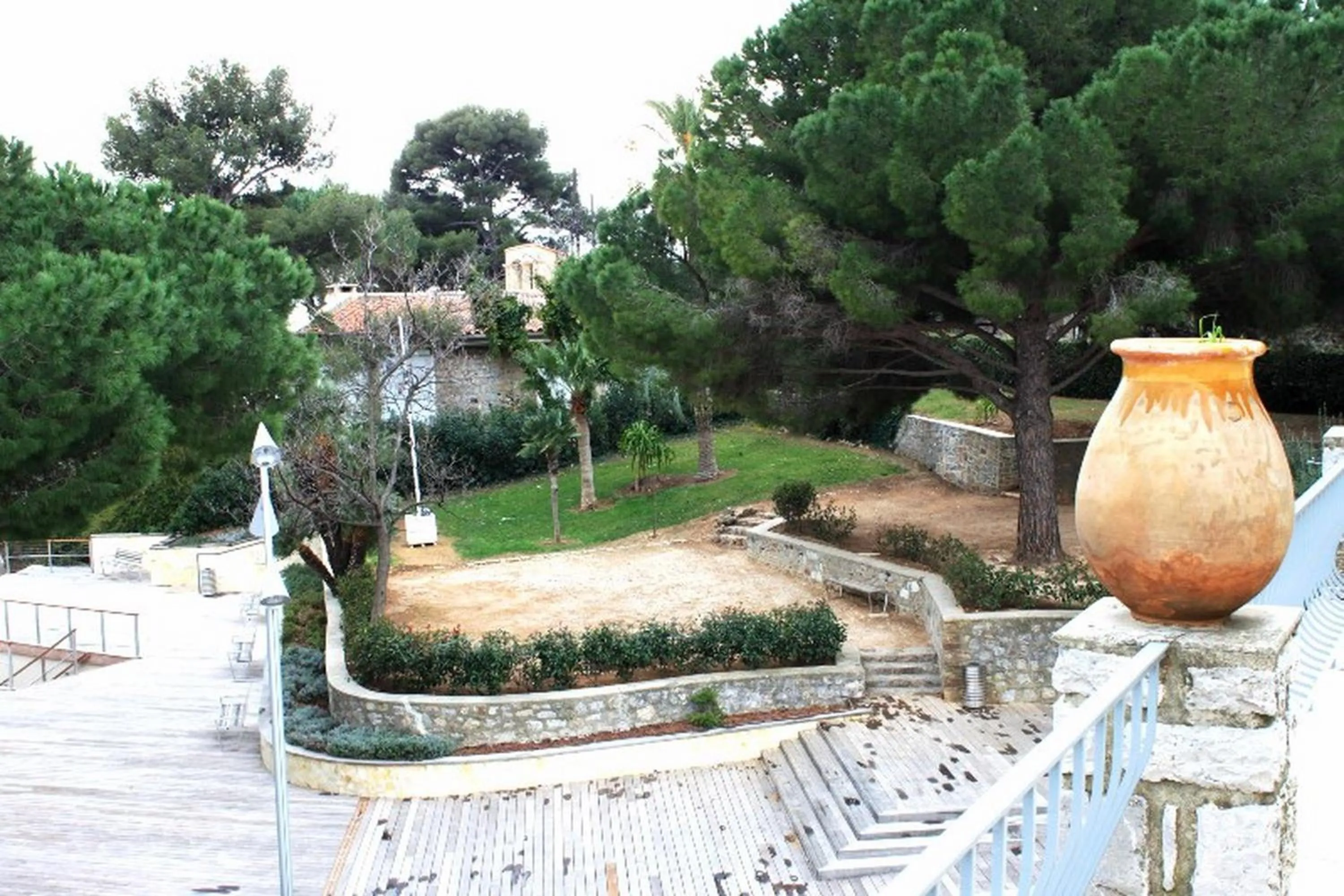 Garden view in Hôtel Le Richiardi
