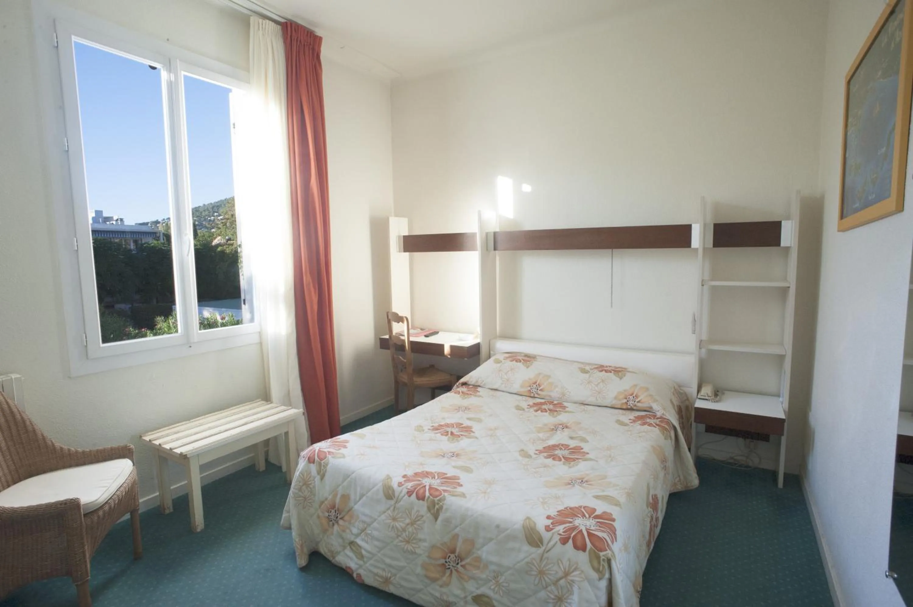 Photo of the whole room, Bed in Hôtel Le Richiardi