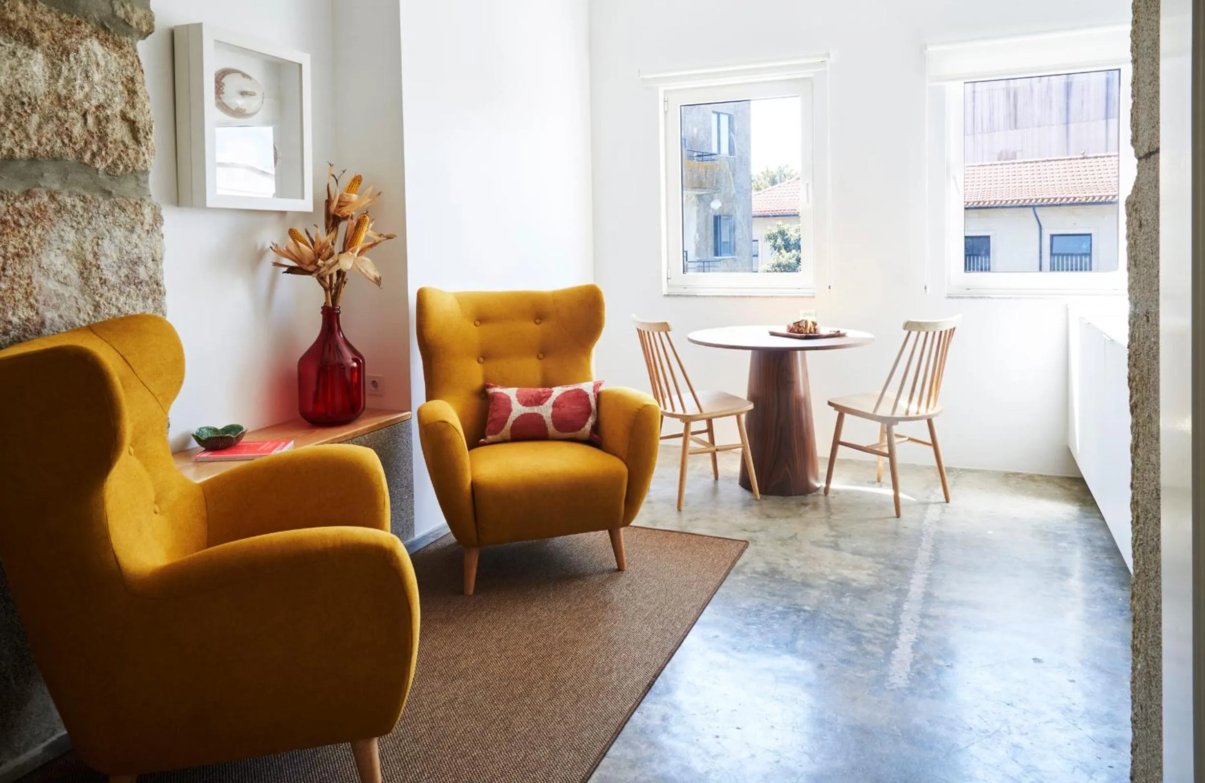 Summer in Pause Apartments