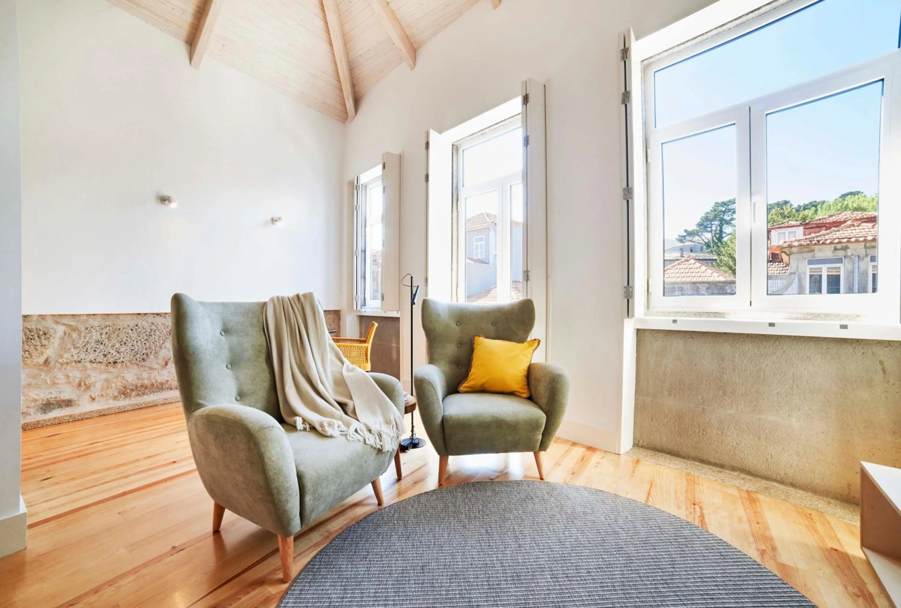 Communal lounge/ TV room in Pause Apartments