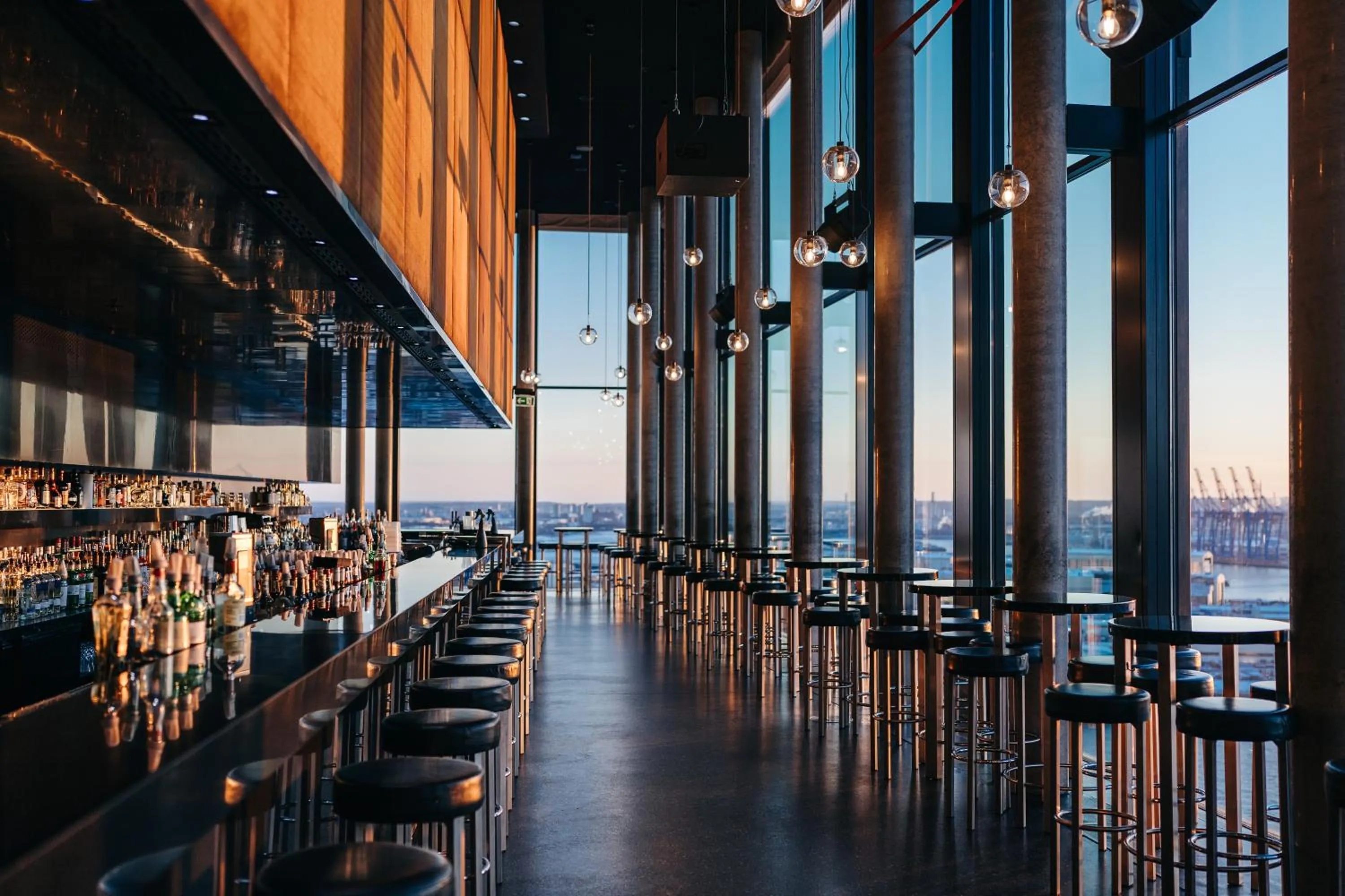 Lounge or bar in Empire Riverside Hotel