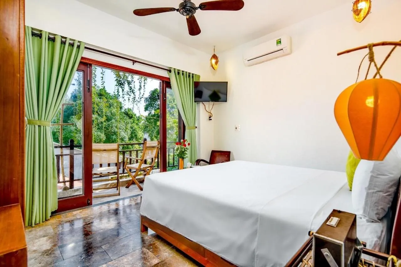 Photo of the whole room, Bed in AnBang Morning Glory Beach Homestay 호이안 안방비치 숙소호텔