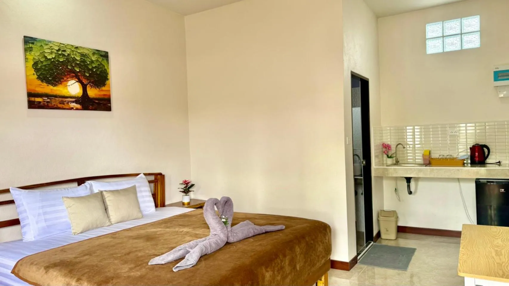 Property building, Bed in Asama Bungalow