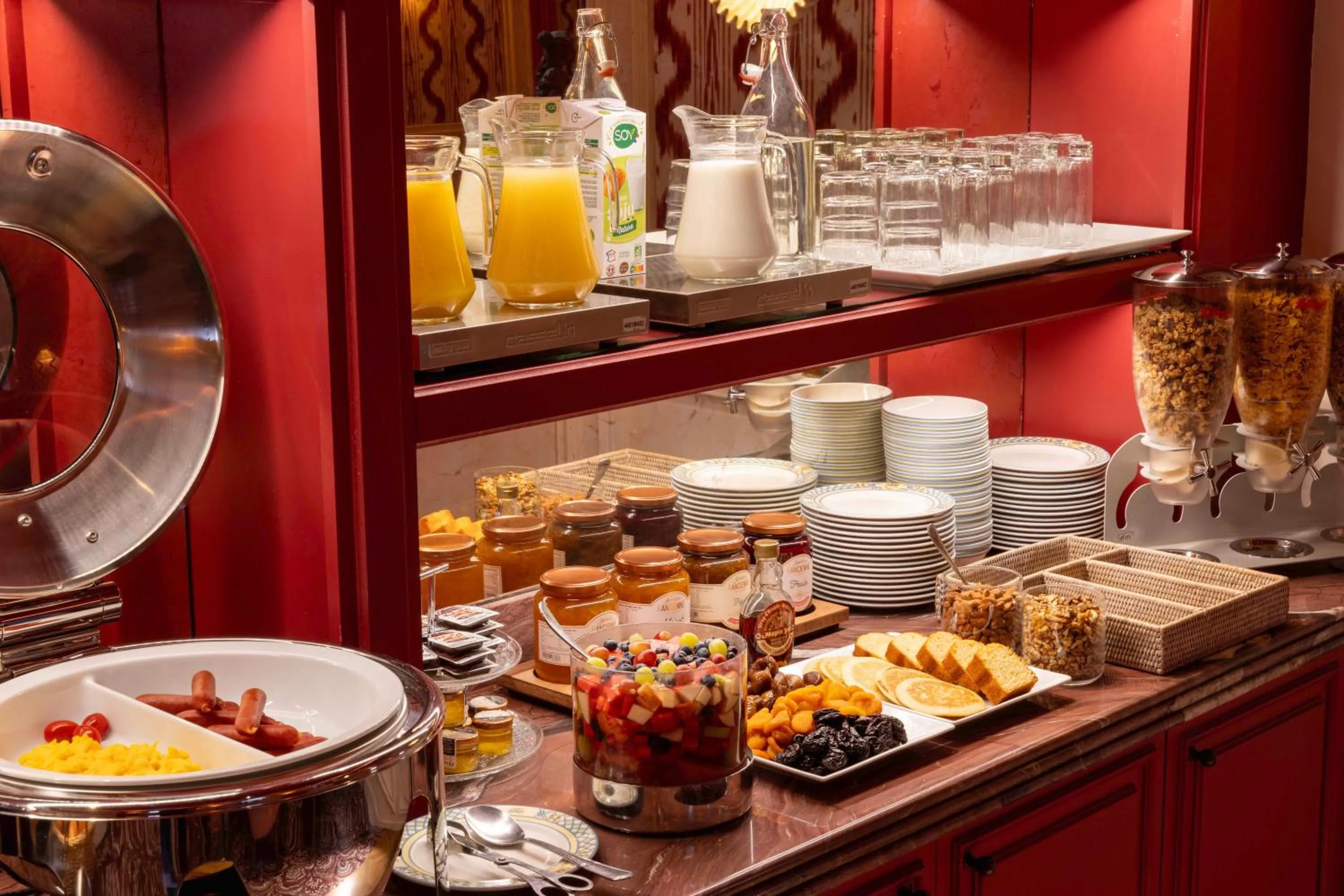 Swimming pool in Au Manoir Saint Germain