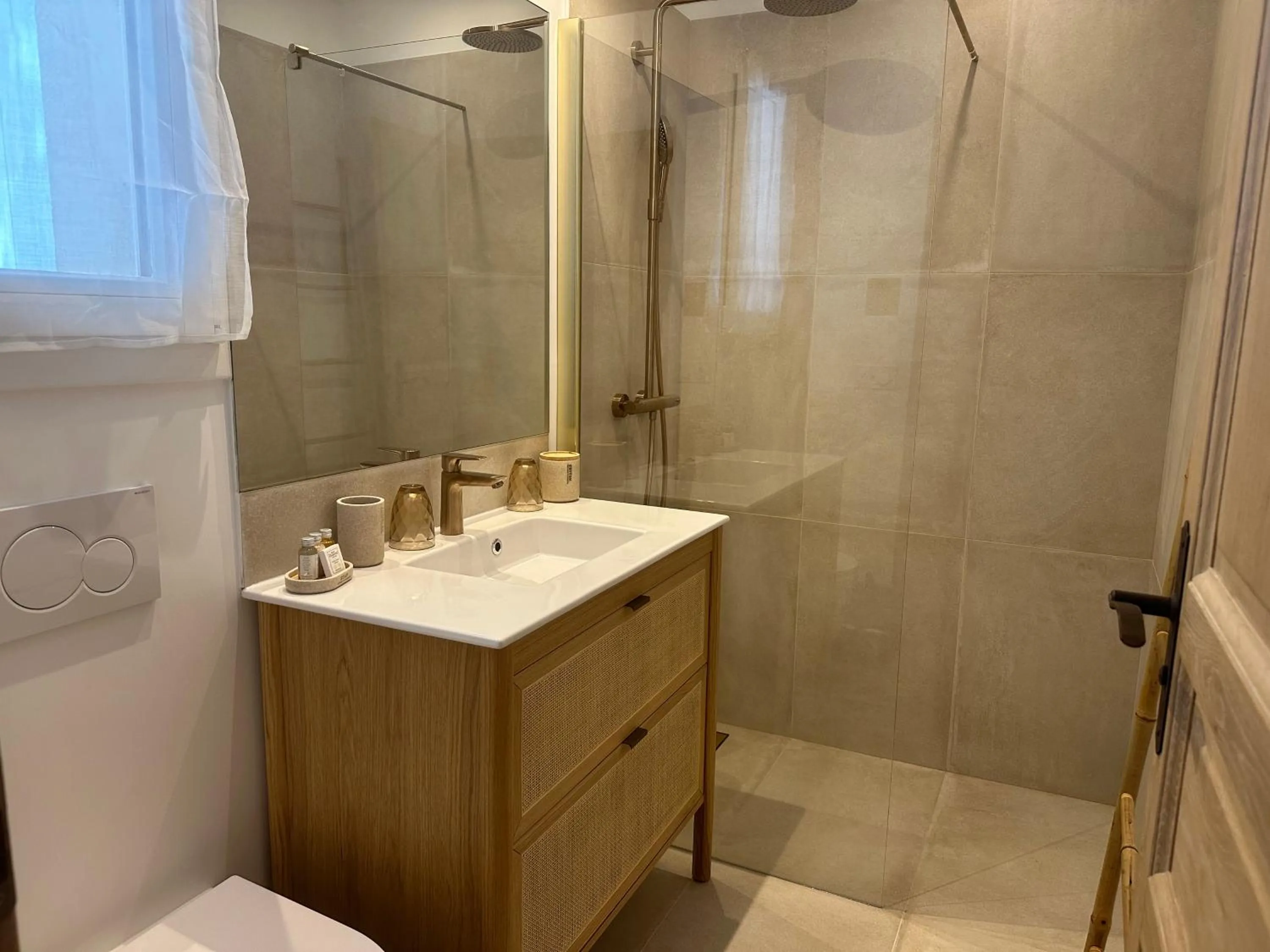 Shower in Le Clos des Sept Palmiers