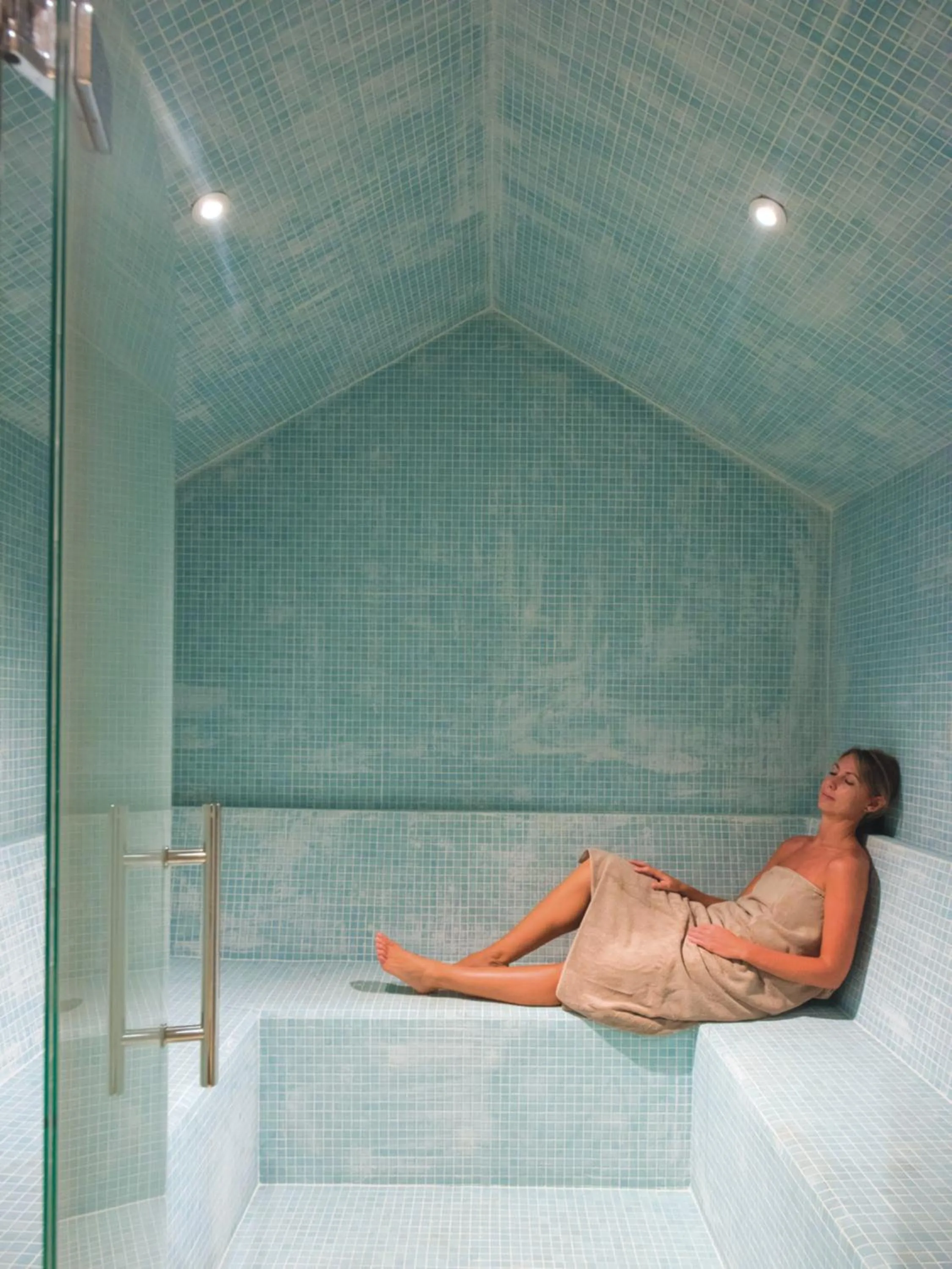 Hot Tub in Riu Sri Lanka All Inclusive