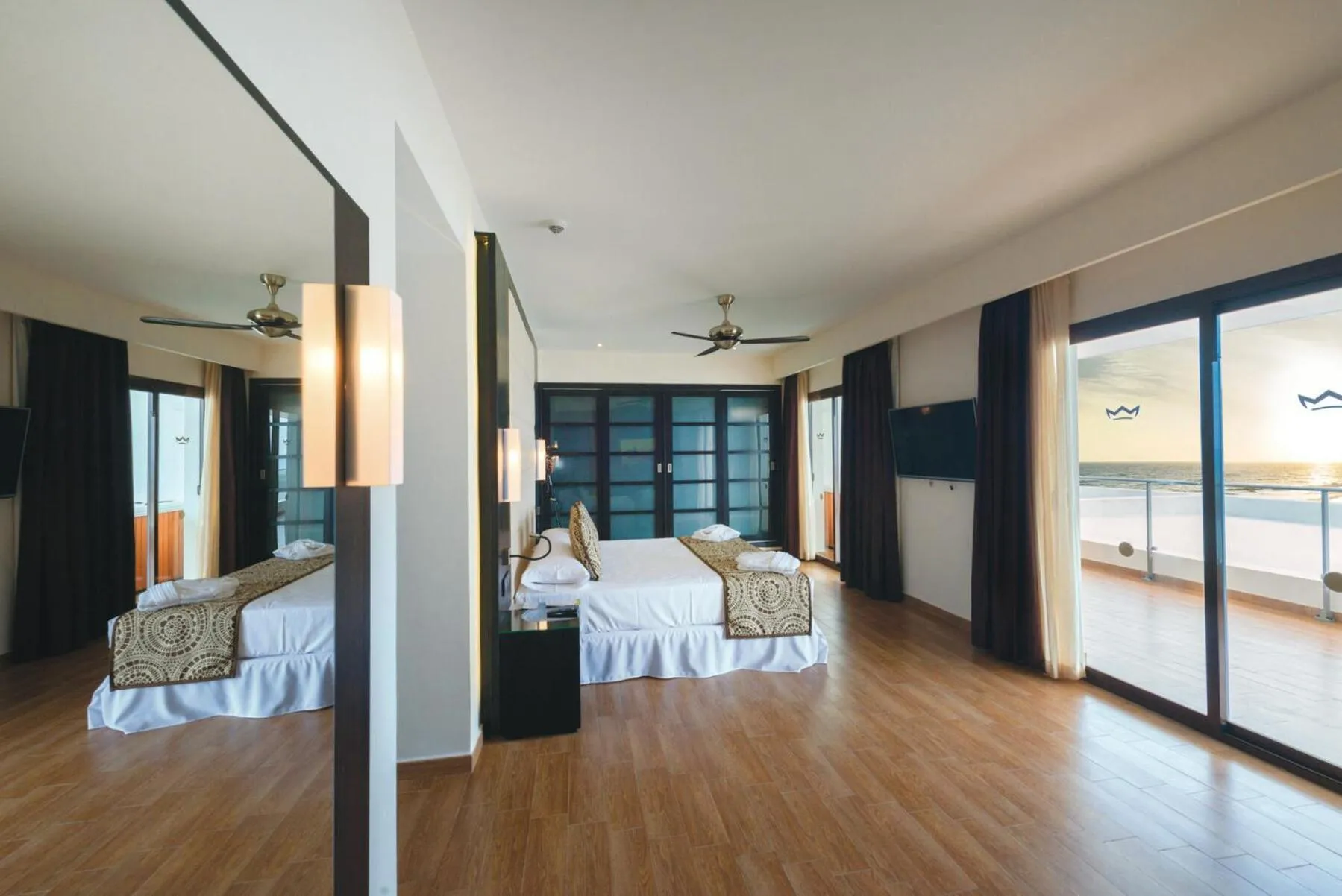 Bedroom, Bed in Riu Sri Lanka All Inclusive